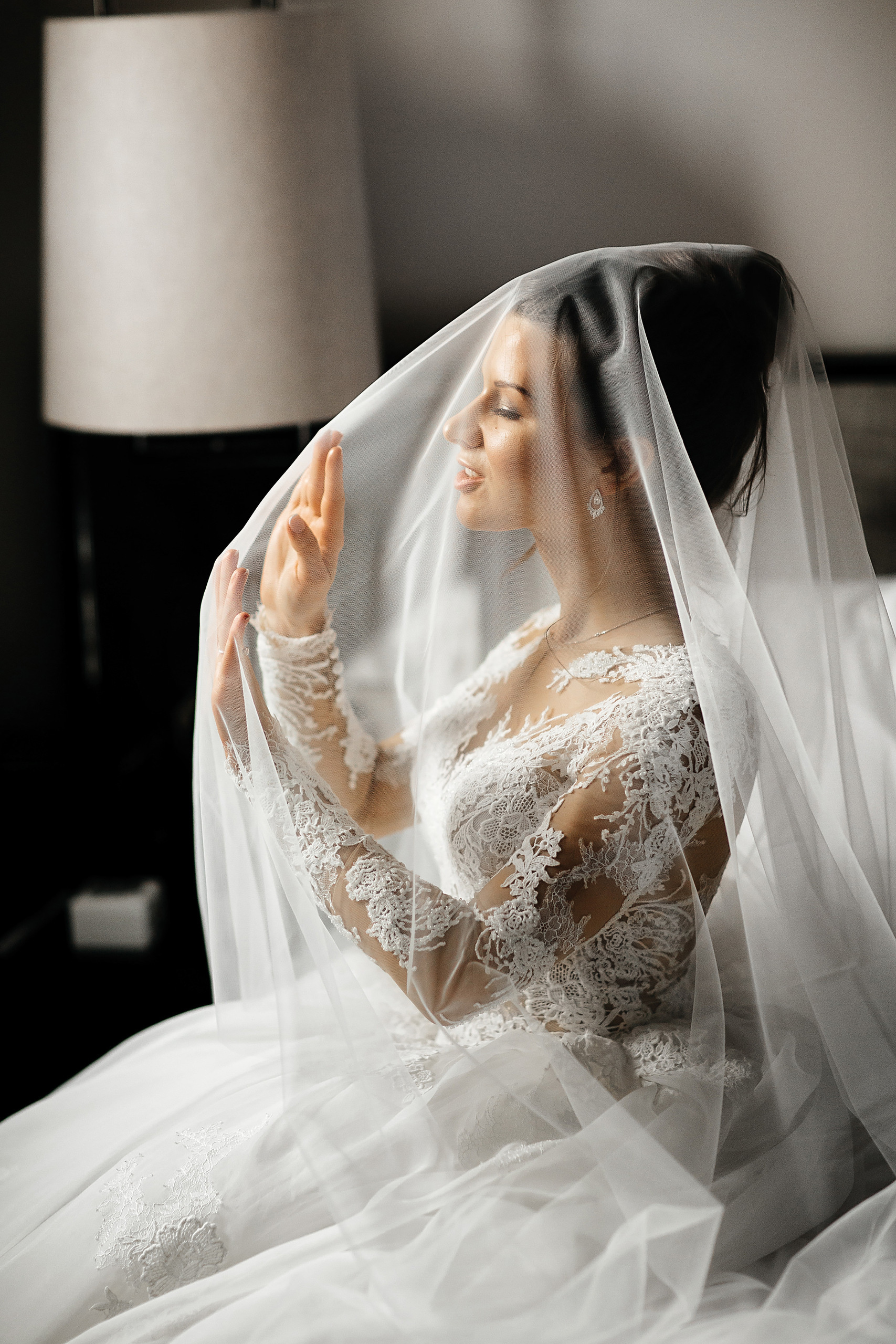 Wedding in London with a ceremony at the London eye. Photographer and videographer for wedding in Italy: Rome, Milan, Venic