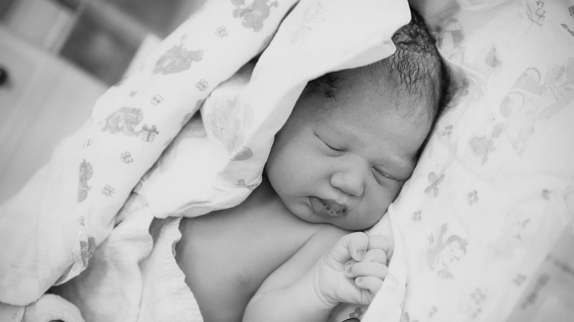 Видео рождения. Яна Кром Фотограф ньюборн в Москве