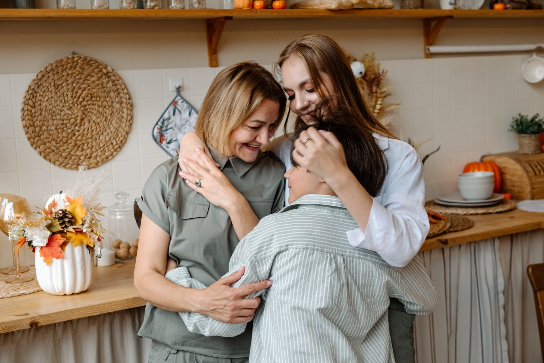 Семейная осенняя фотосессия в студии