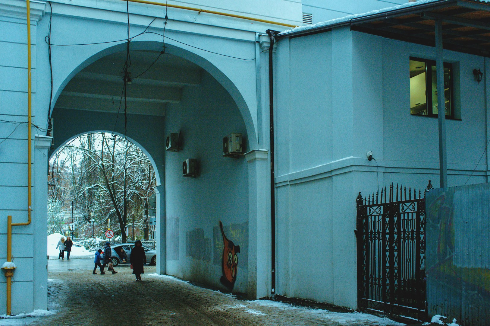 Зима уходящая. Руслан Шувалов (поэтограф)