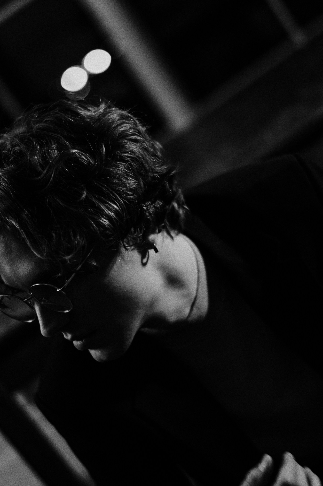 Киношный мужской портрет в студии Файнарт Тюмень — Мужской фотограф Дарья Мустафина. Портретный фотограф Тюмень Дарья Мустафина