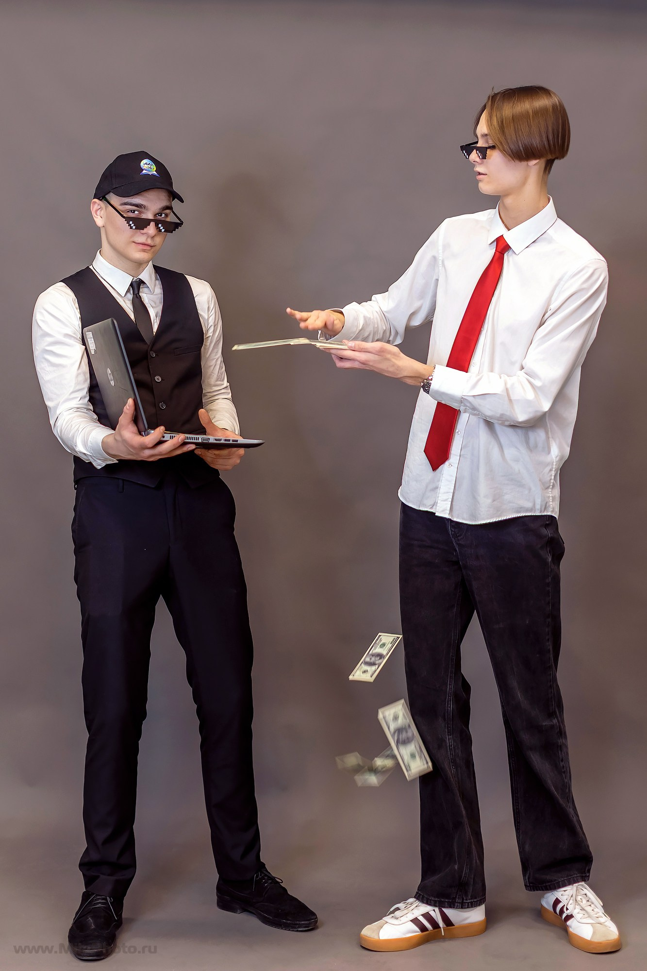 Галерея съемок в студиях. Фотограф и видеограф Москва. Свадебный фотограф, видеограф. Выпускные альбомы. Оживающие альбомы