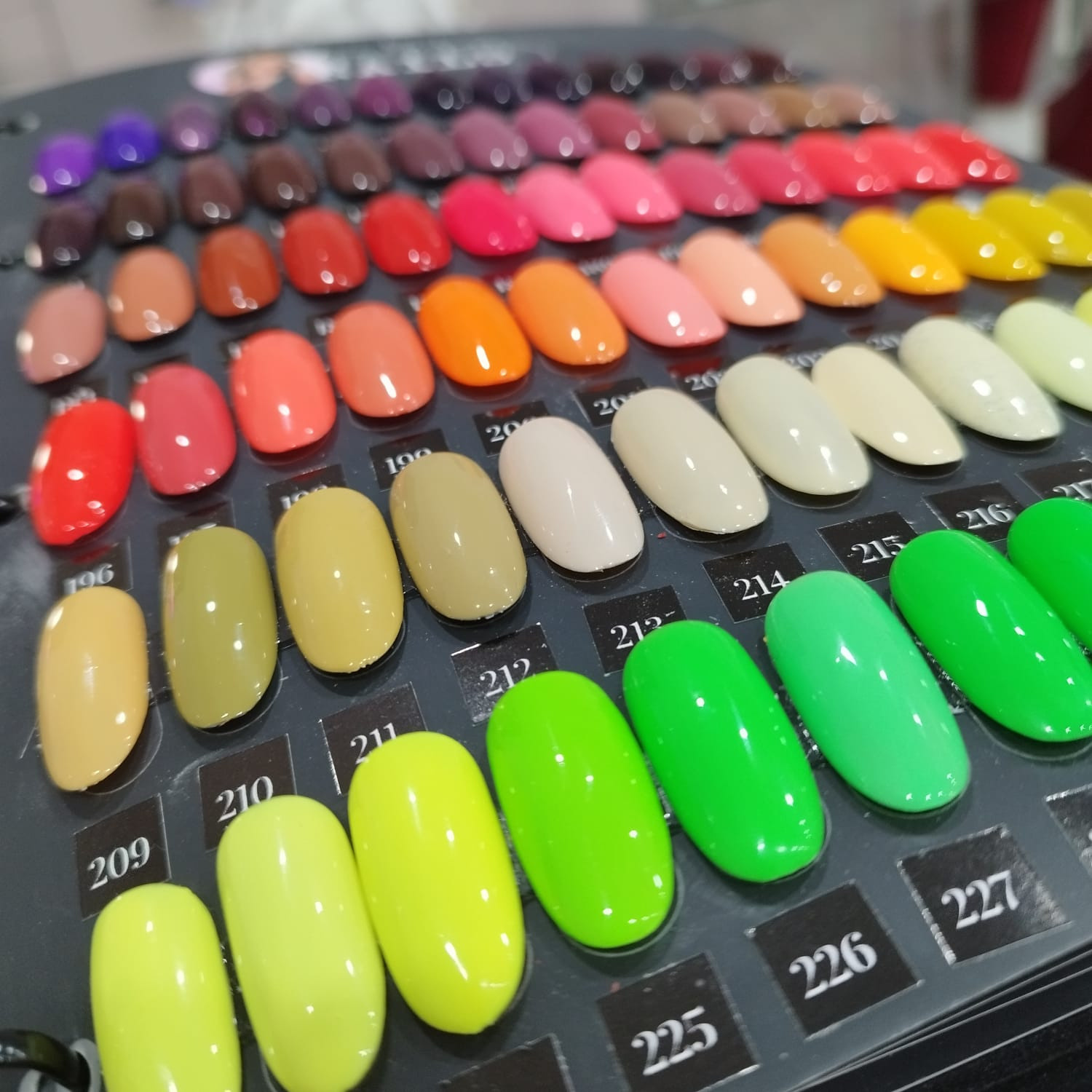 𝐋𝐎𝐑𝐀 𝐊𝐑𝐀𝐒𝐀 𝐍𝐀𝐈𝐋𝐒