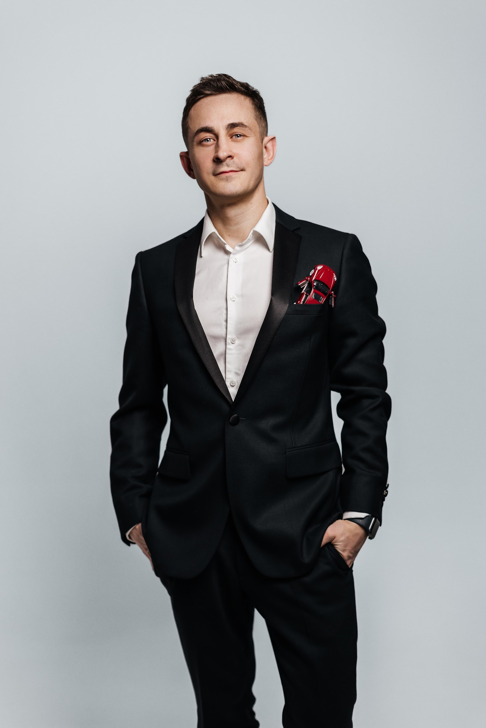 Ведущий Вячеслав Тиманов