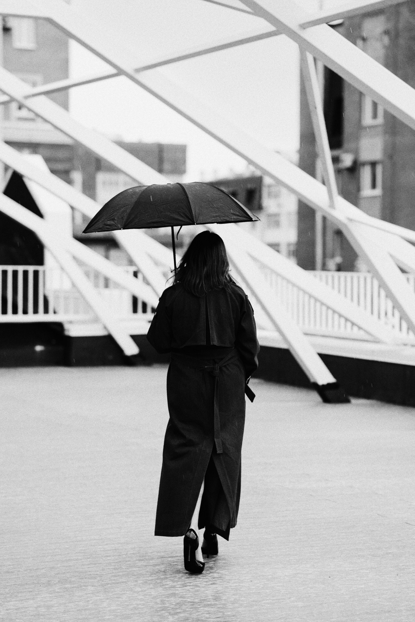 Фотограф Тюмень — Уличная фотосессия на крыше | Дарья Мустафина