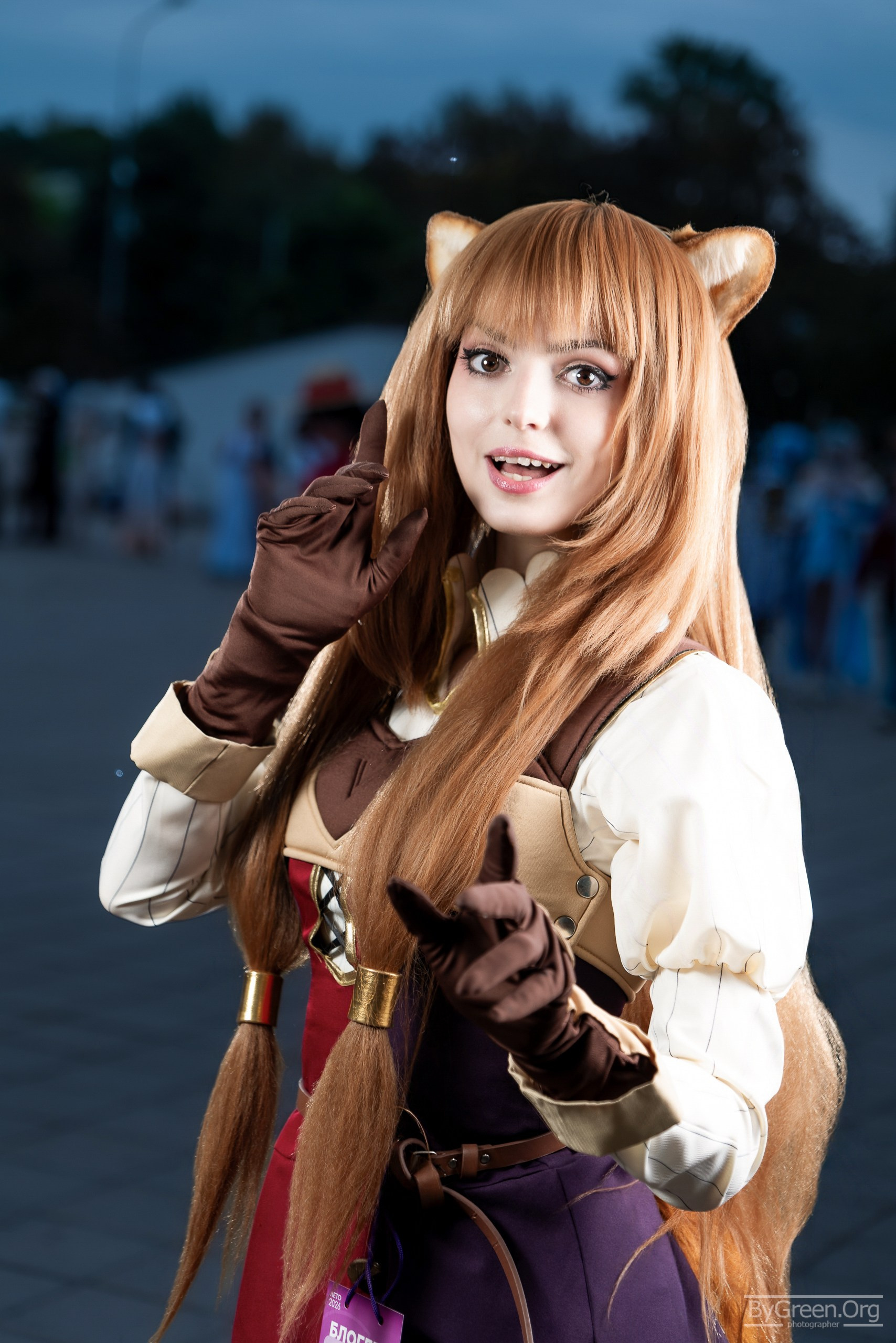 Raphtalia from The Rising of the Shield Hero cosplay — smile and raccoon ears, VIBE.CON 2026, Moscow