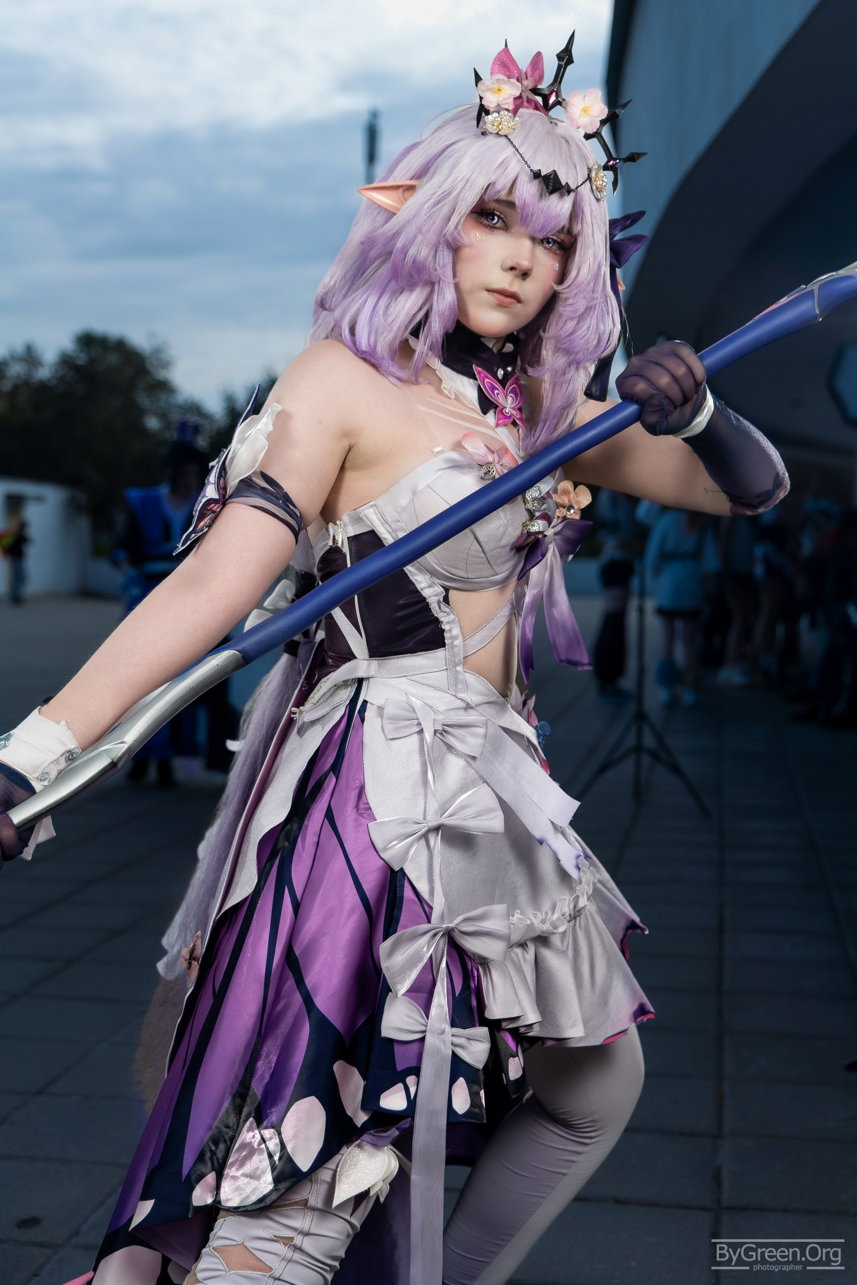 Cosplay of Castorice from Honkai: Star Rail — purple gown and long braid, VIBE.CON 2026, Moscow