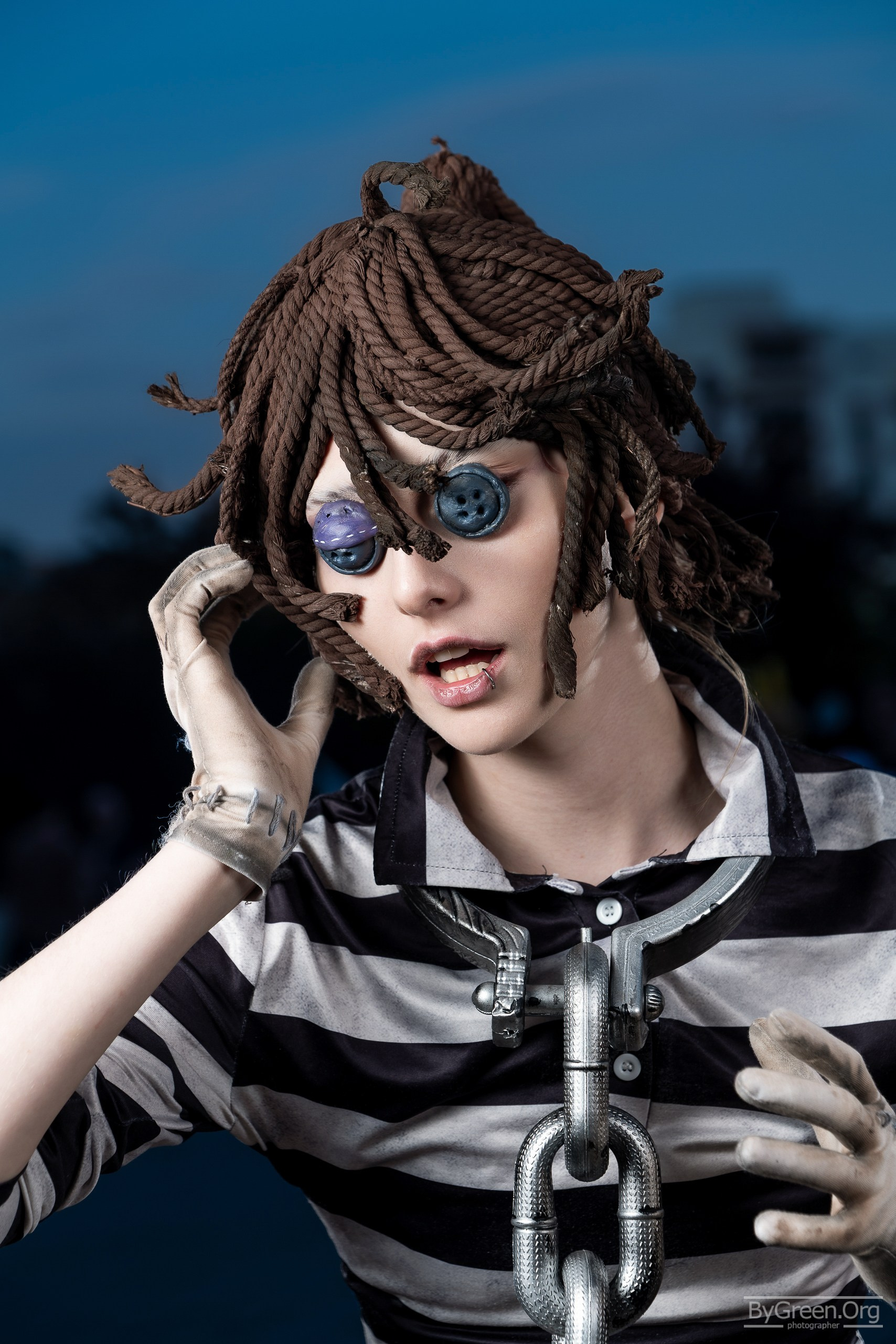Cosplay of Luca Balsa from Identity V — striped prison outfit and goggles, VIBE.CON 2026, Moscow