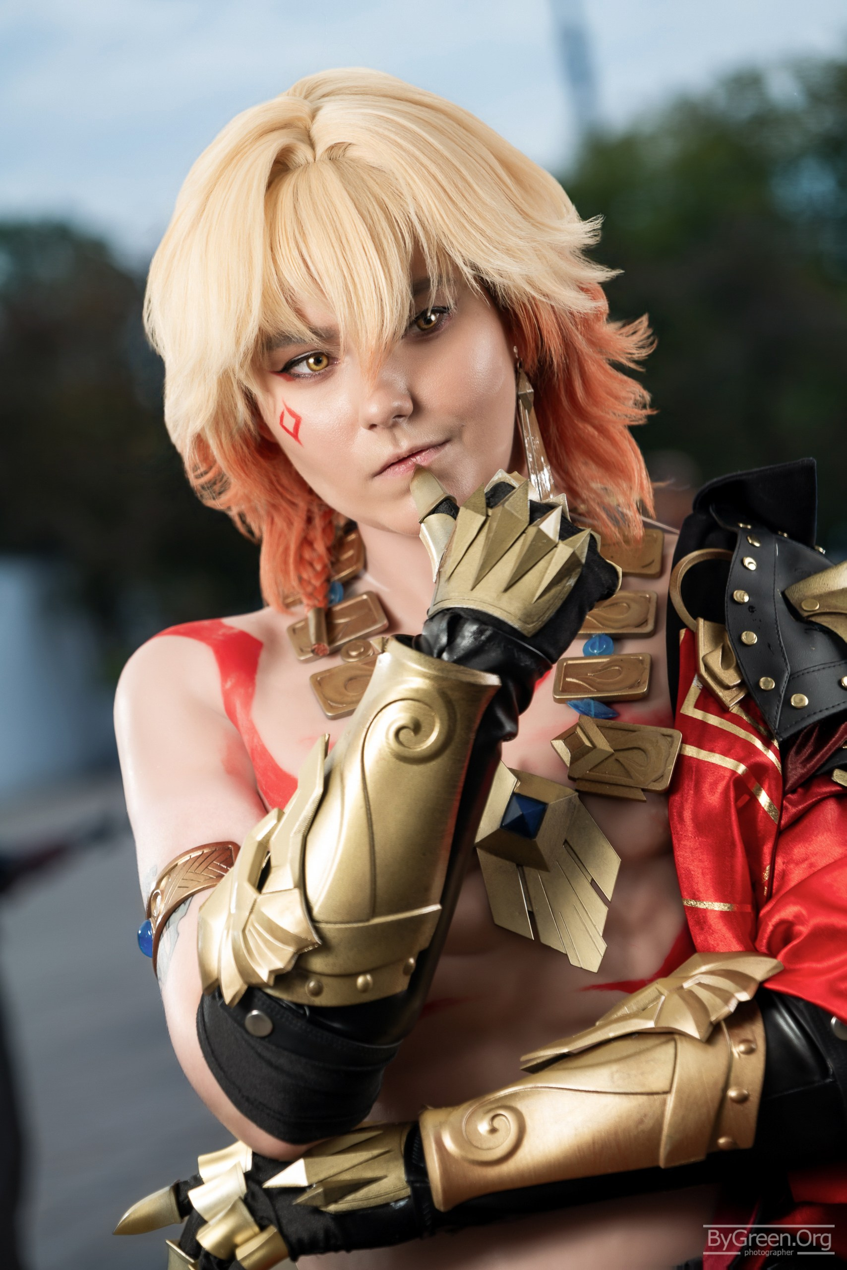 Cosplay of Mydei from Honkai: Star Rail — golden gauntlet close-up, VIBE.CON 2026, Moscow