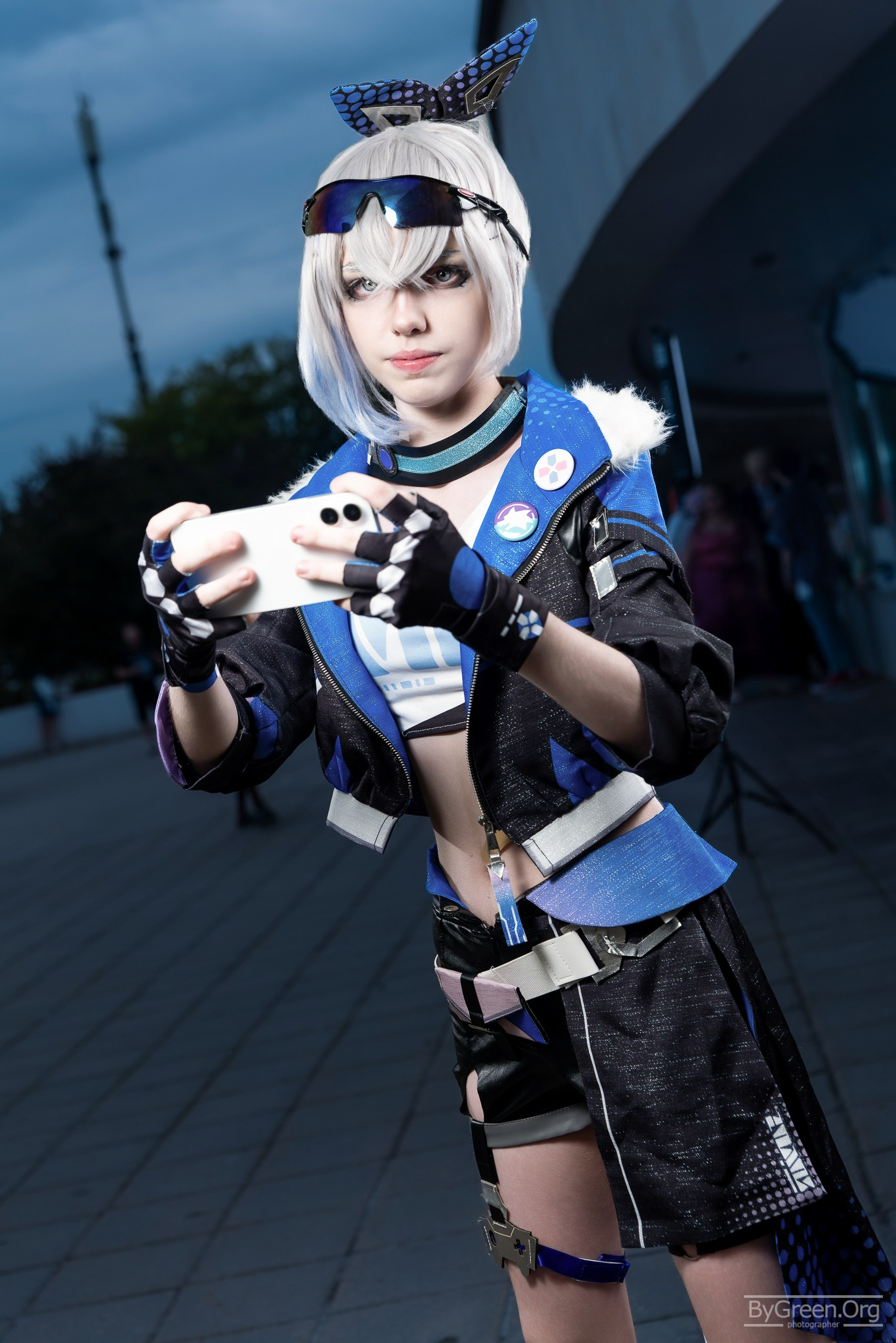 Cosplay of Silver Wolf from Honkai: Star Rail — goggles and blue jacket, VIBE.CON 2026, Moscow