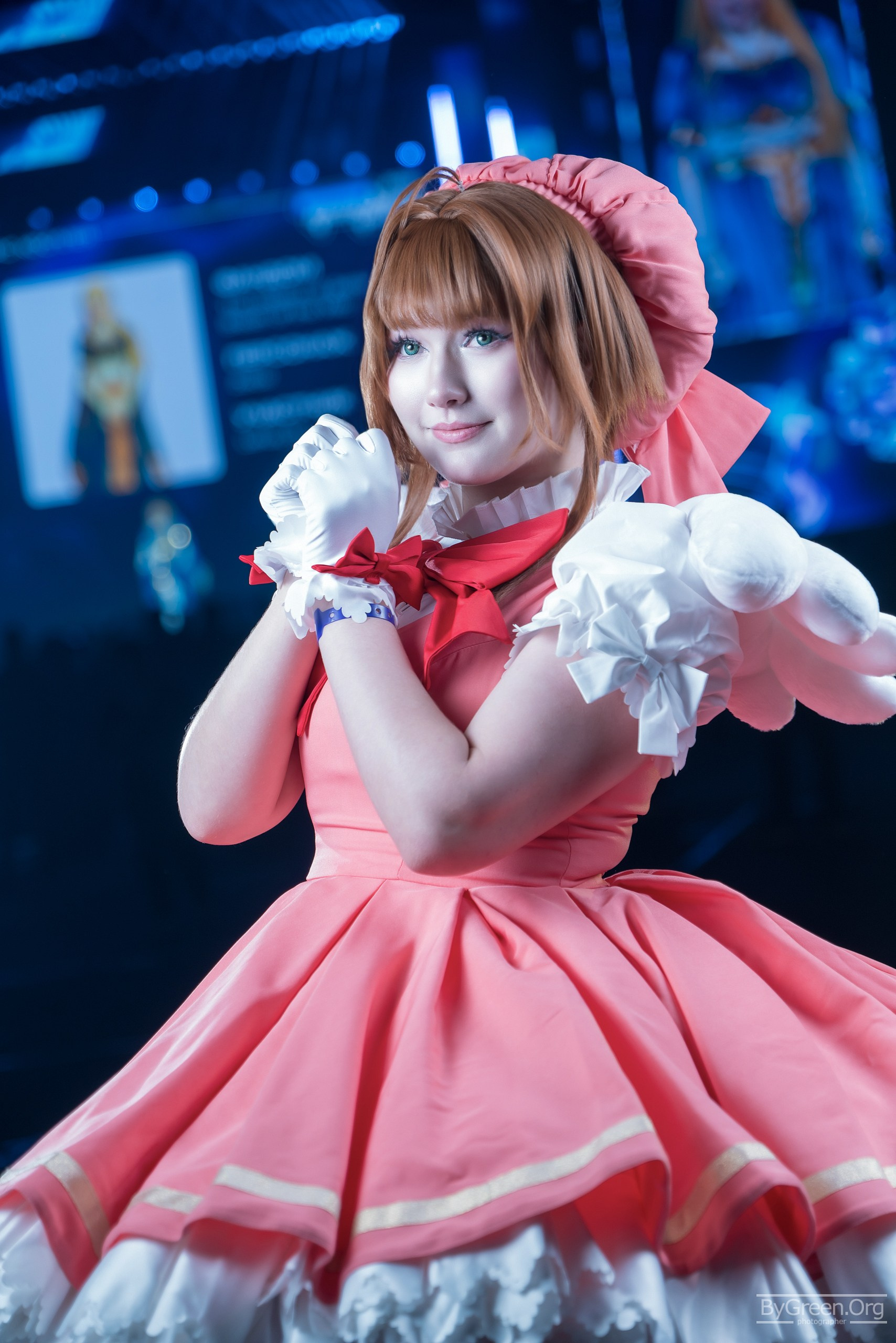 Cosplay of Sakura Kinomoto from Cardcaptor Sakura — pink winged dress, Fandom Fest 2026, Moscow