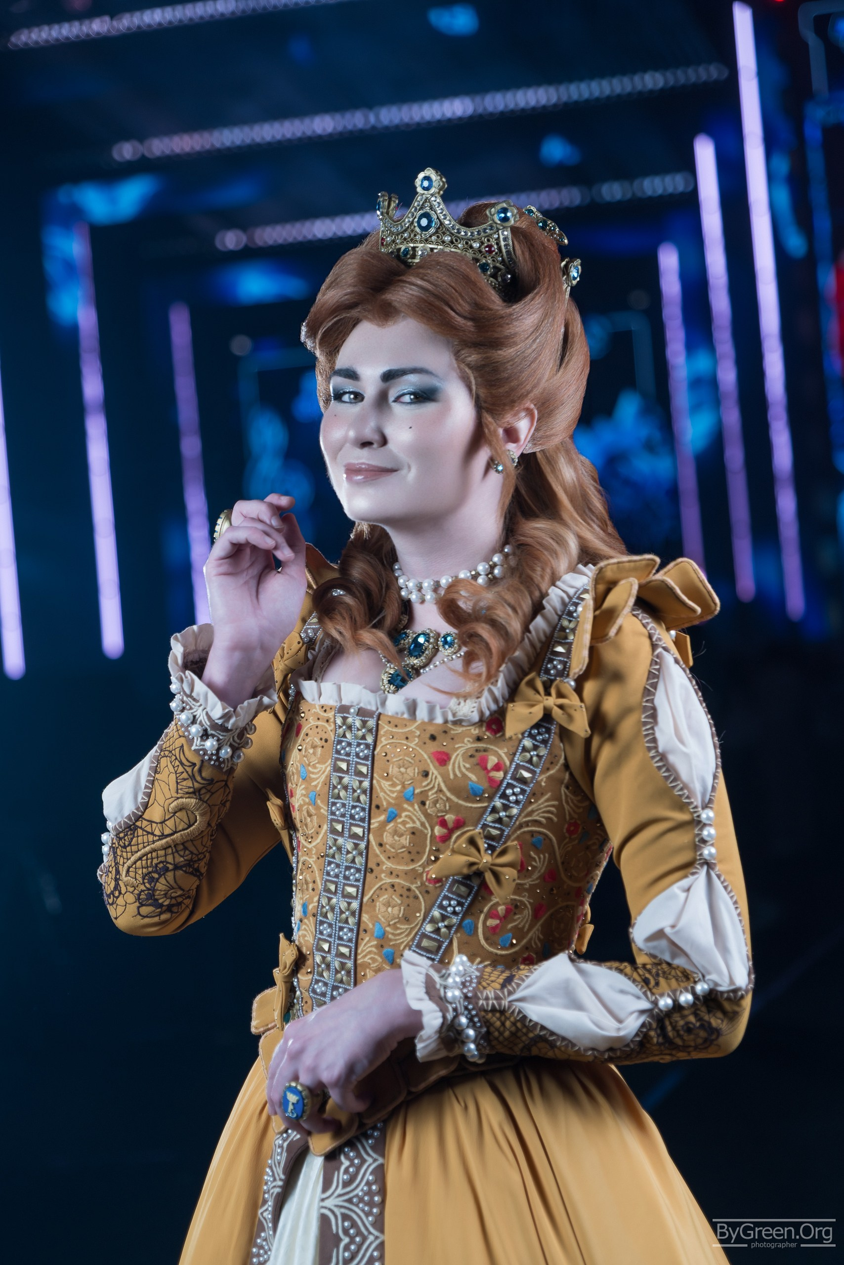 The Witcher cosplay — golden gown and crown, Fandom Fest 2026, Moscow