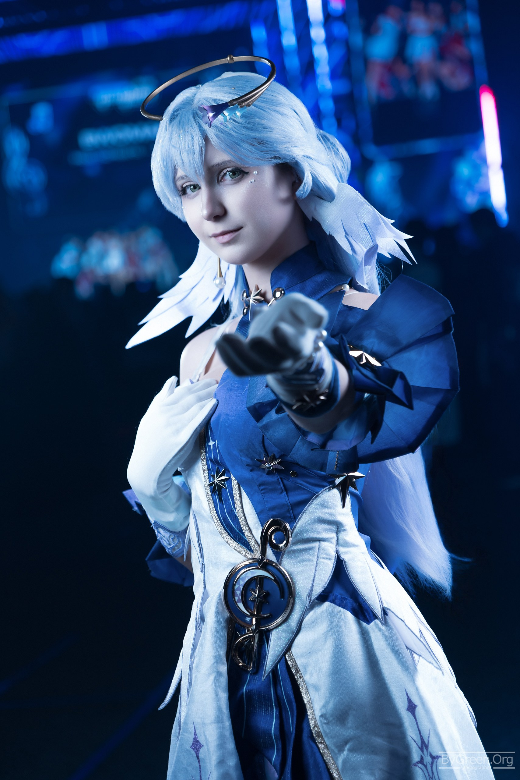 Cosplay of Robin from Honkai: Star Rail — halo and head wings, Fandom Fest 2026, Moscow