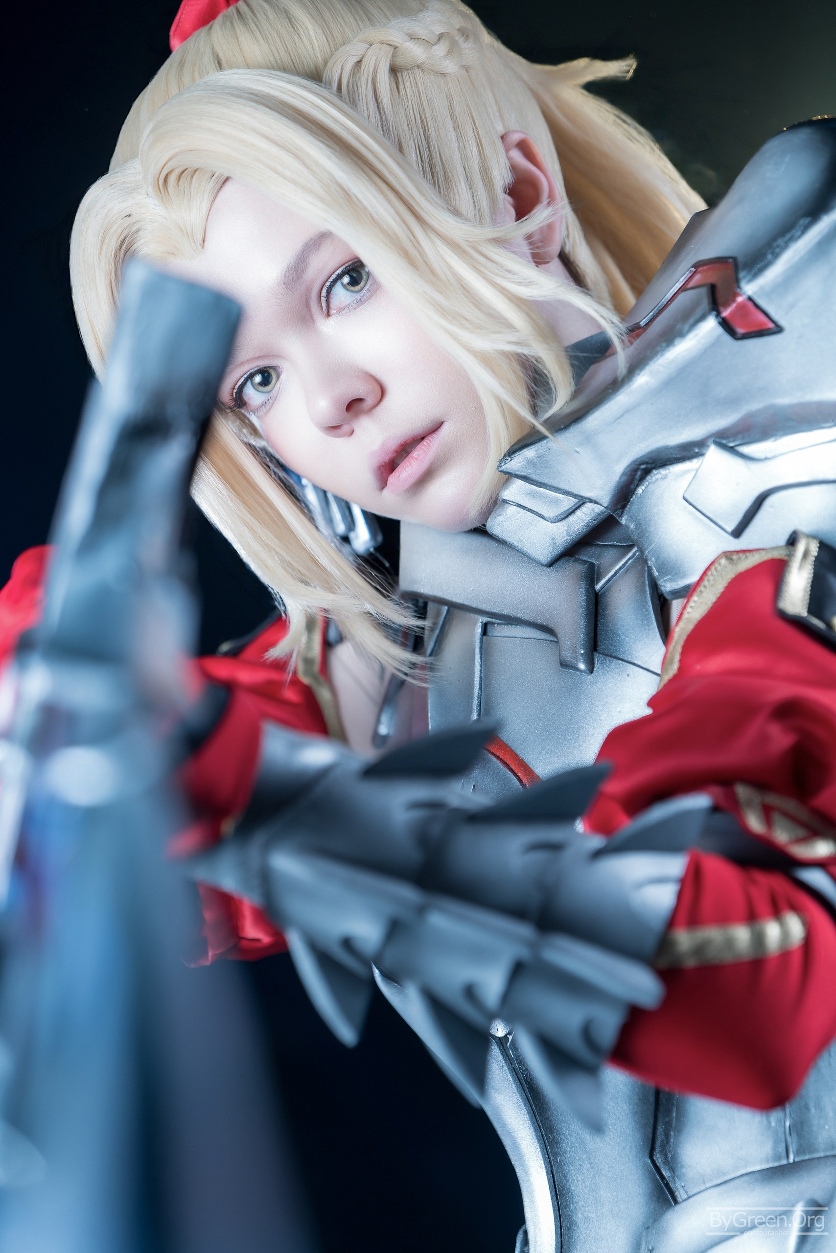 Cosplay of Mordred from Fate — white and red armour, Fandom Fest 2026, Moscow