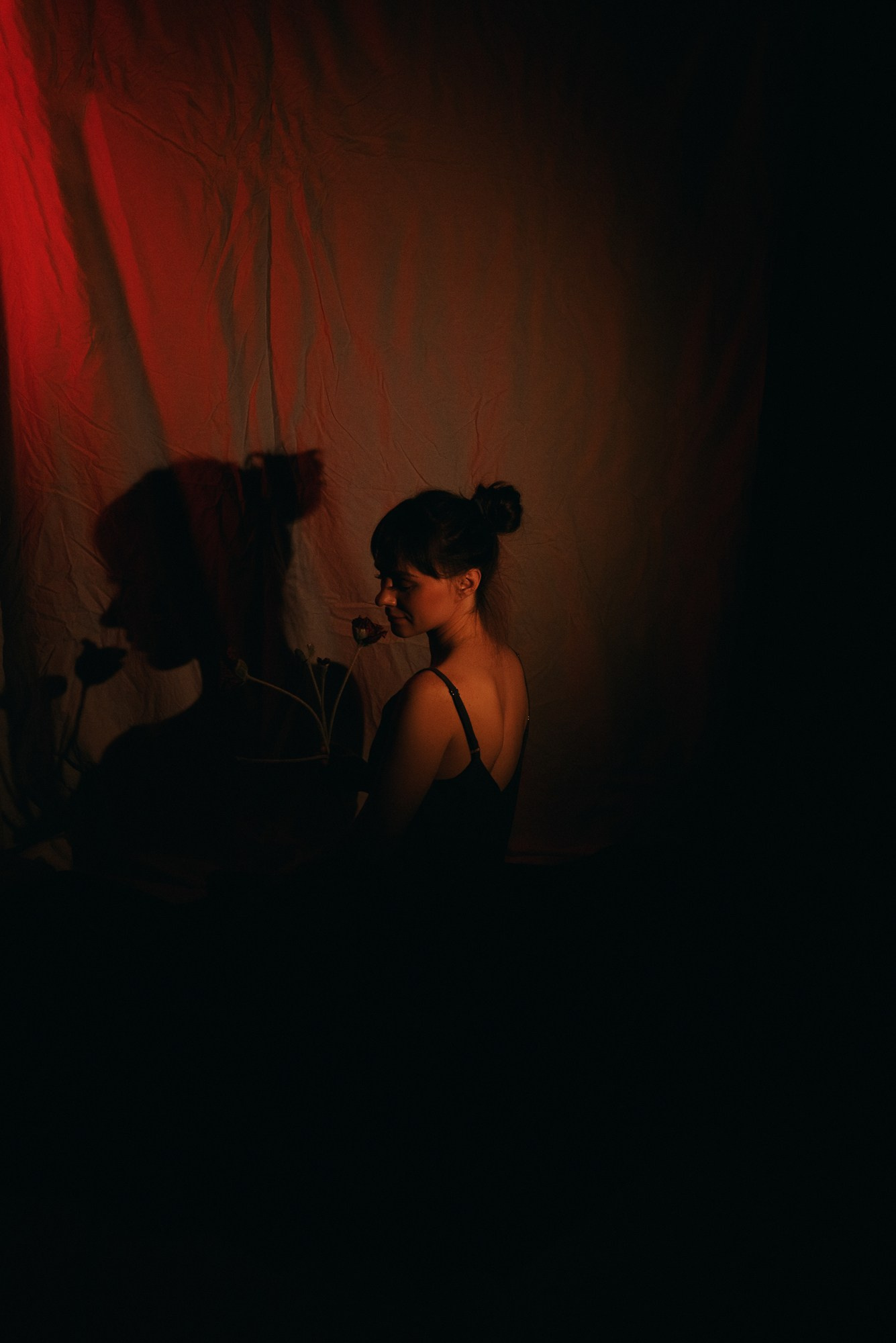 Фотосессия с цветным светом в Тюмени