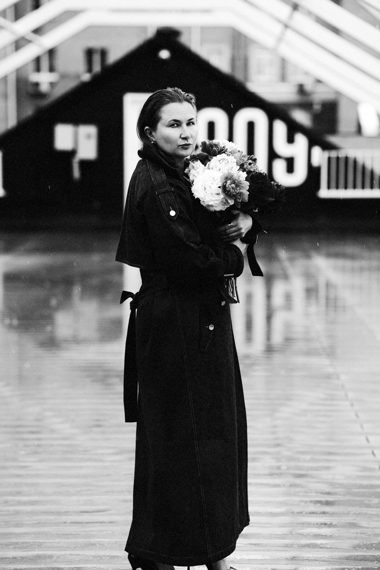 Фотограф Тюмень — Уличная фотосессия на крыше | Дарья Мустафина