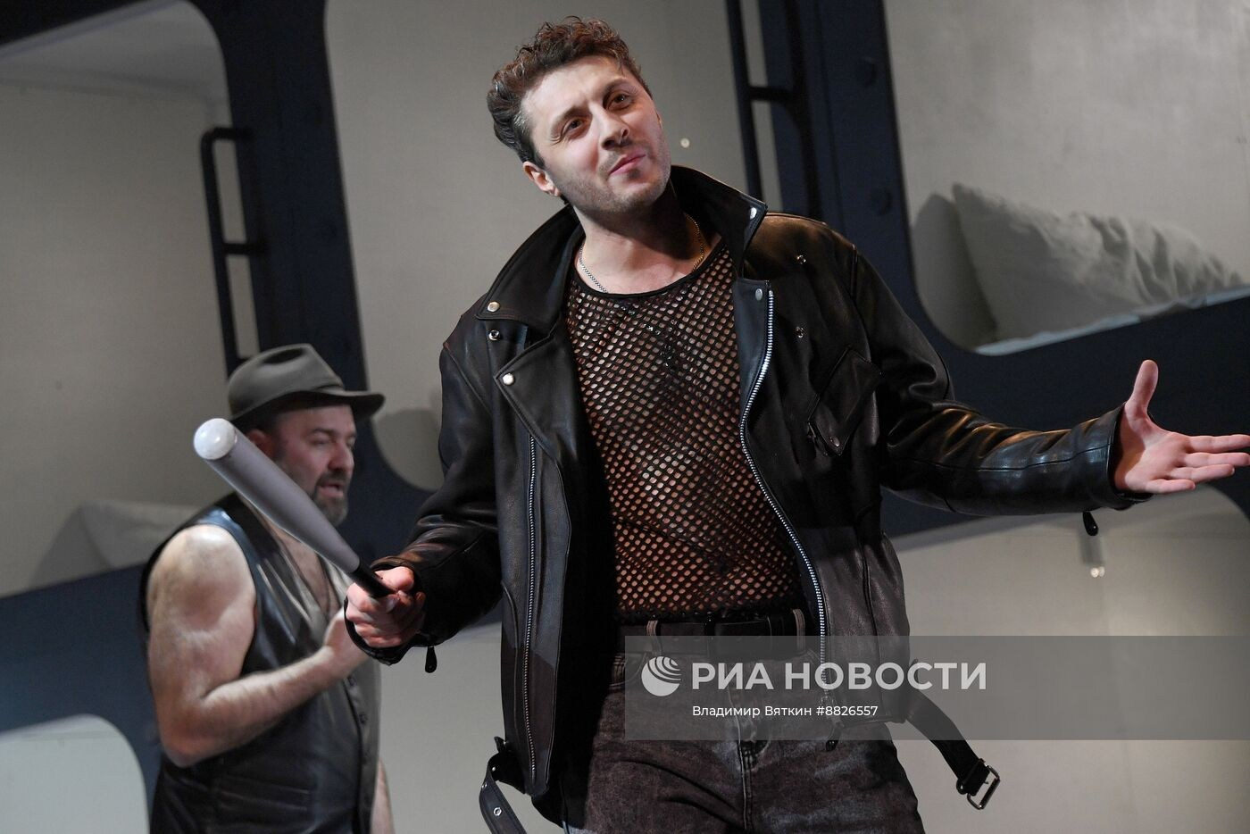 Ведущие мероприятия 1+1