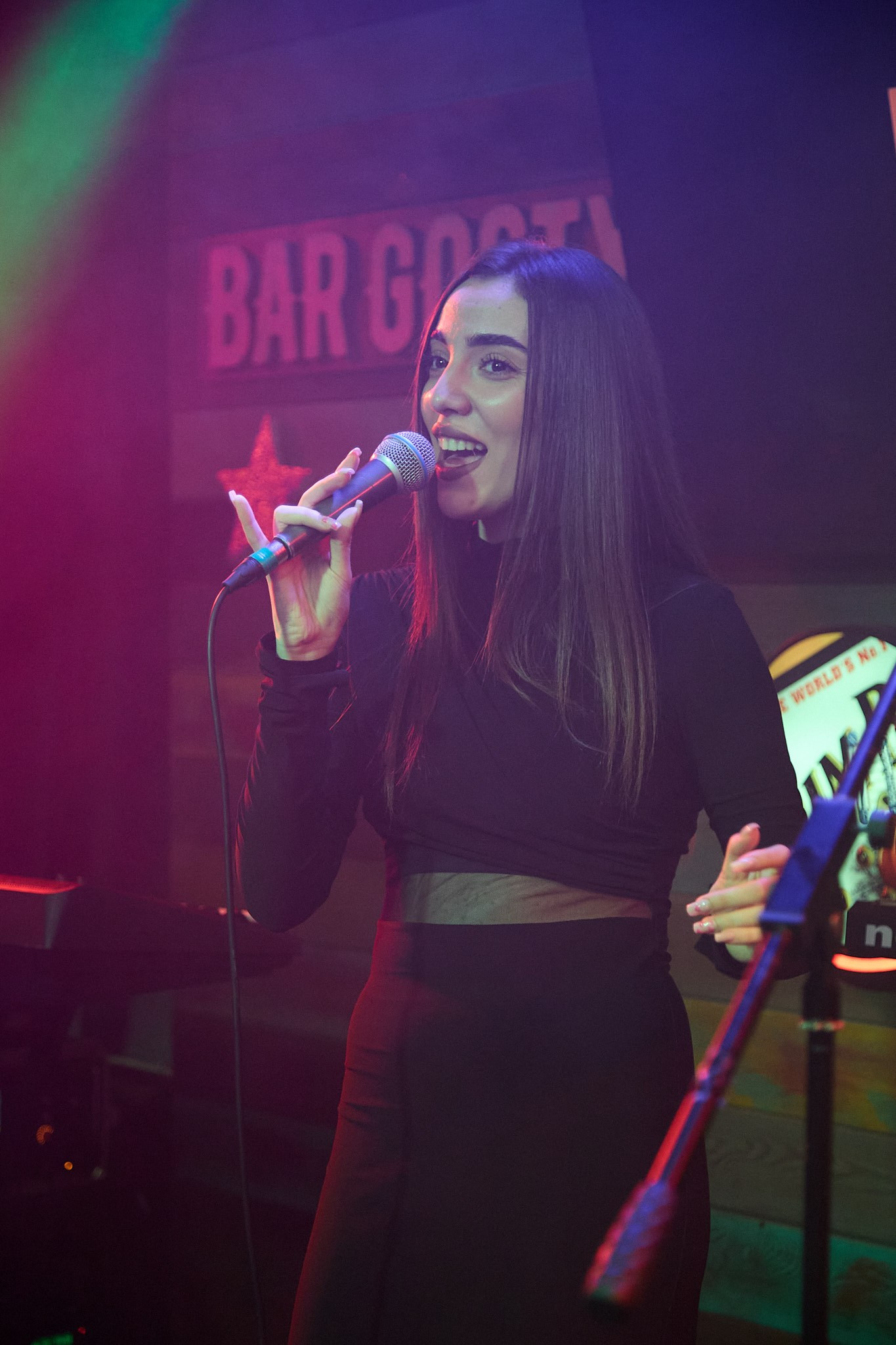 Концерт в баре «Гости». Фотограф Омск | Александр Вандеров