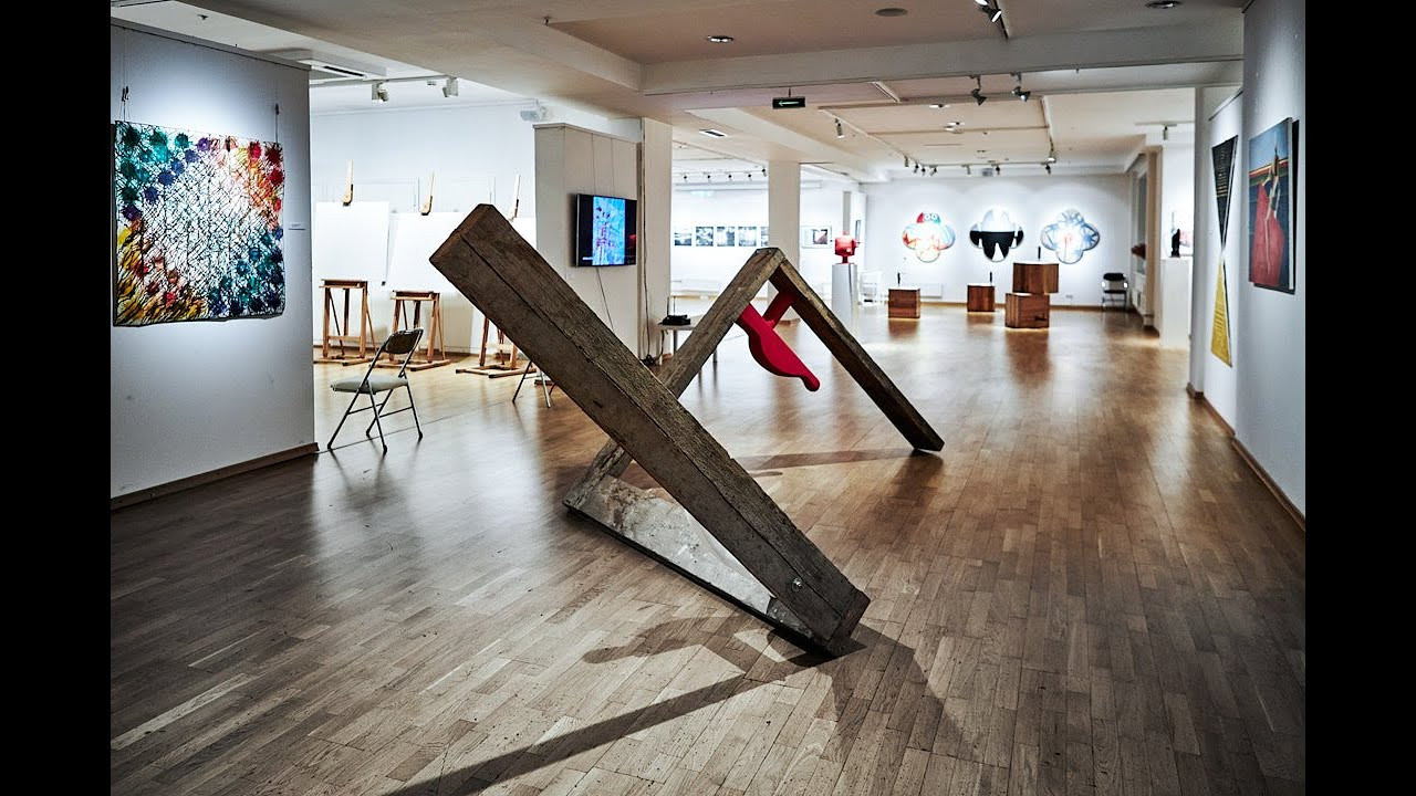 Художественная выставка. Фотограф Михаил Стенин