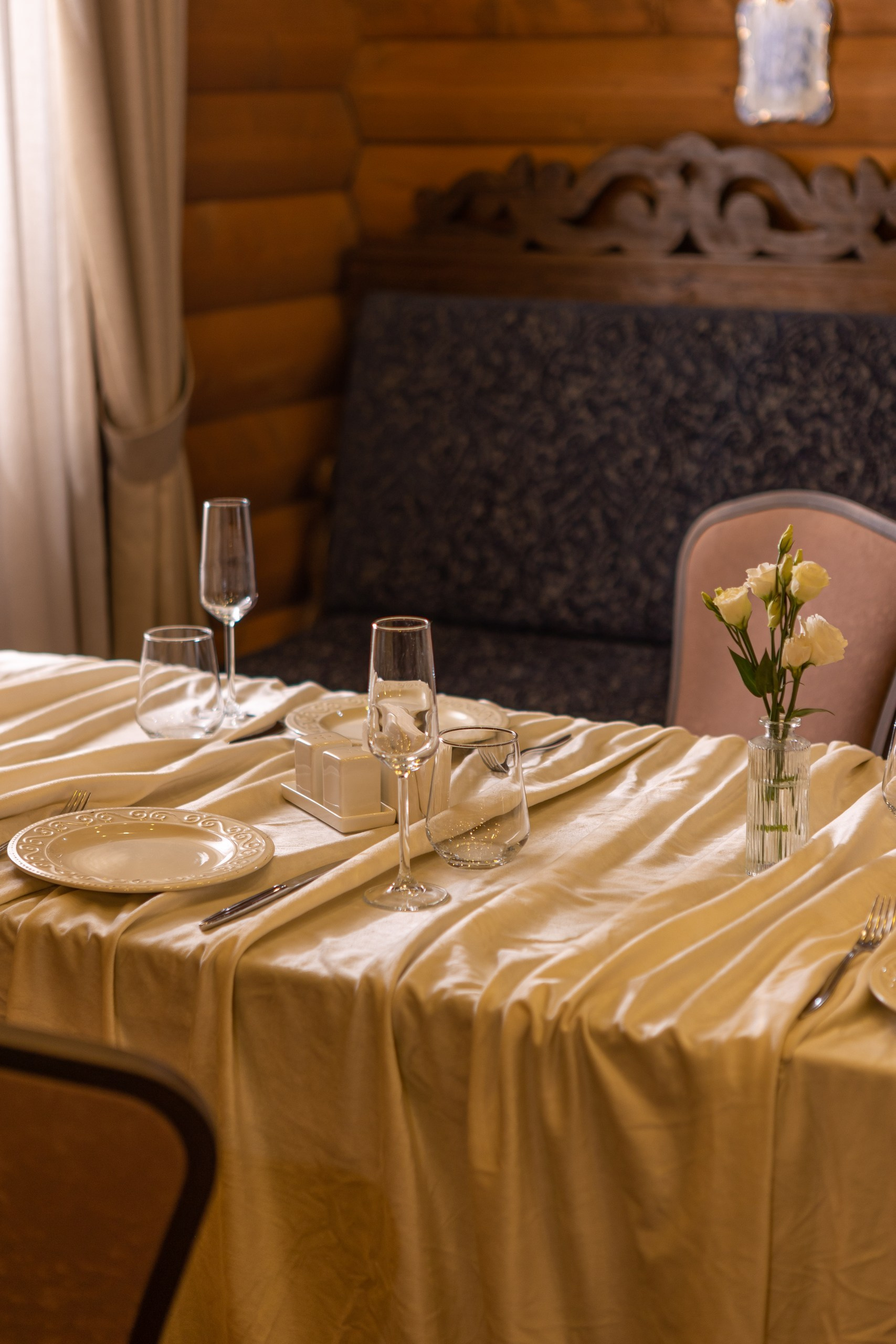 Банкетный зал «Гжель», ресторана «Дача ". Фотограф в Оренбурге. Профессиональный фотограф