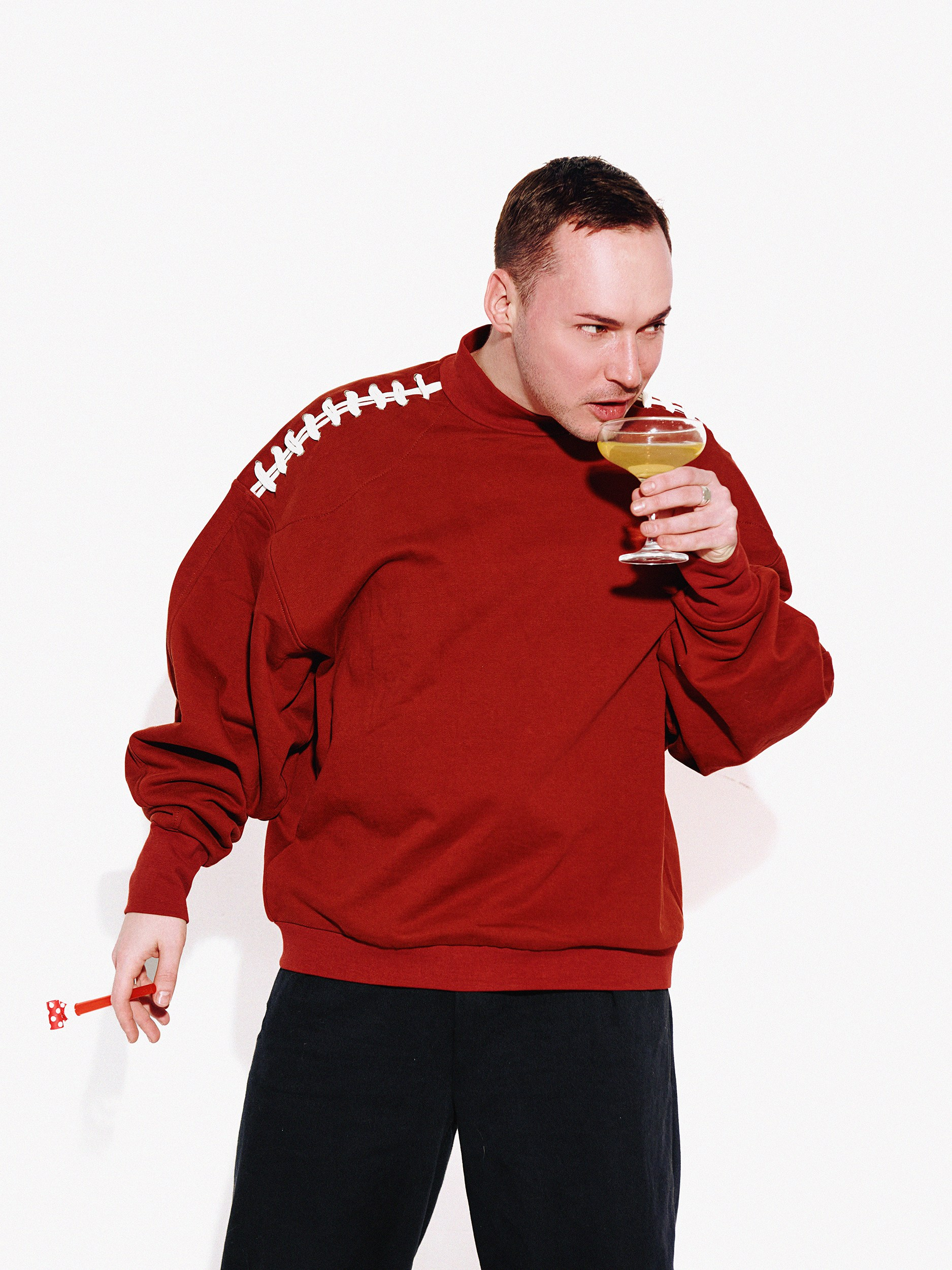 Стильная мужская фотосессия в студии — эмоциональные кадры