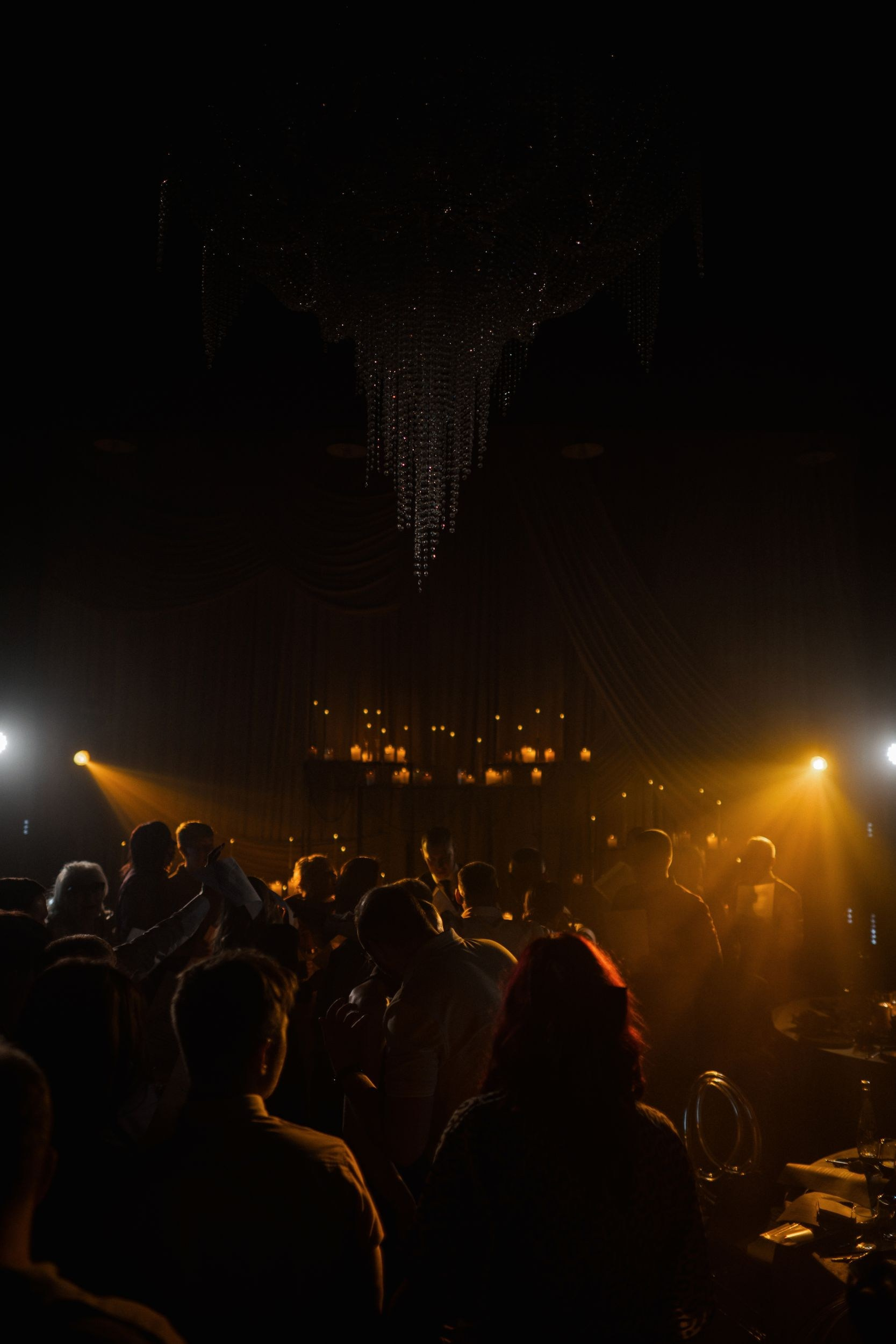 свет с эффектом лучей в The Hide