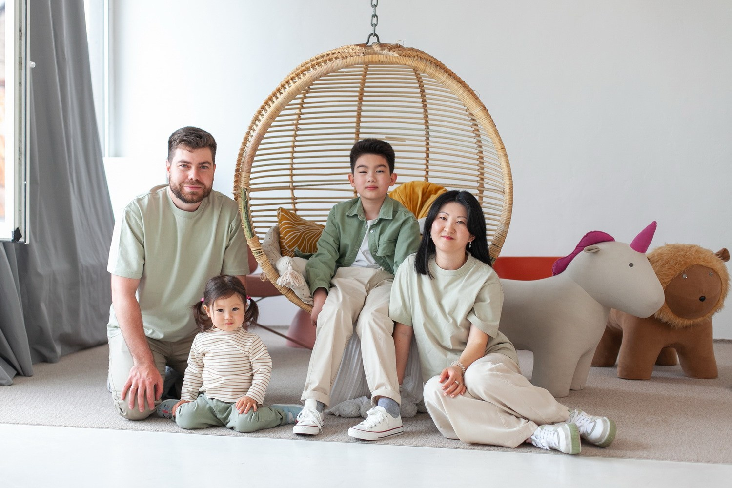 Семейная фотосъемка в СПб, фотограф Денис Дорфф. Фотограф крещение венчание в Петербурге! Помогает подобрать храм и посоветовал душевного батюшку в СПб