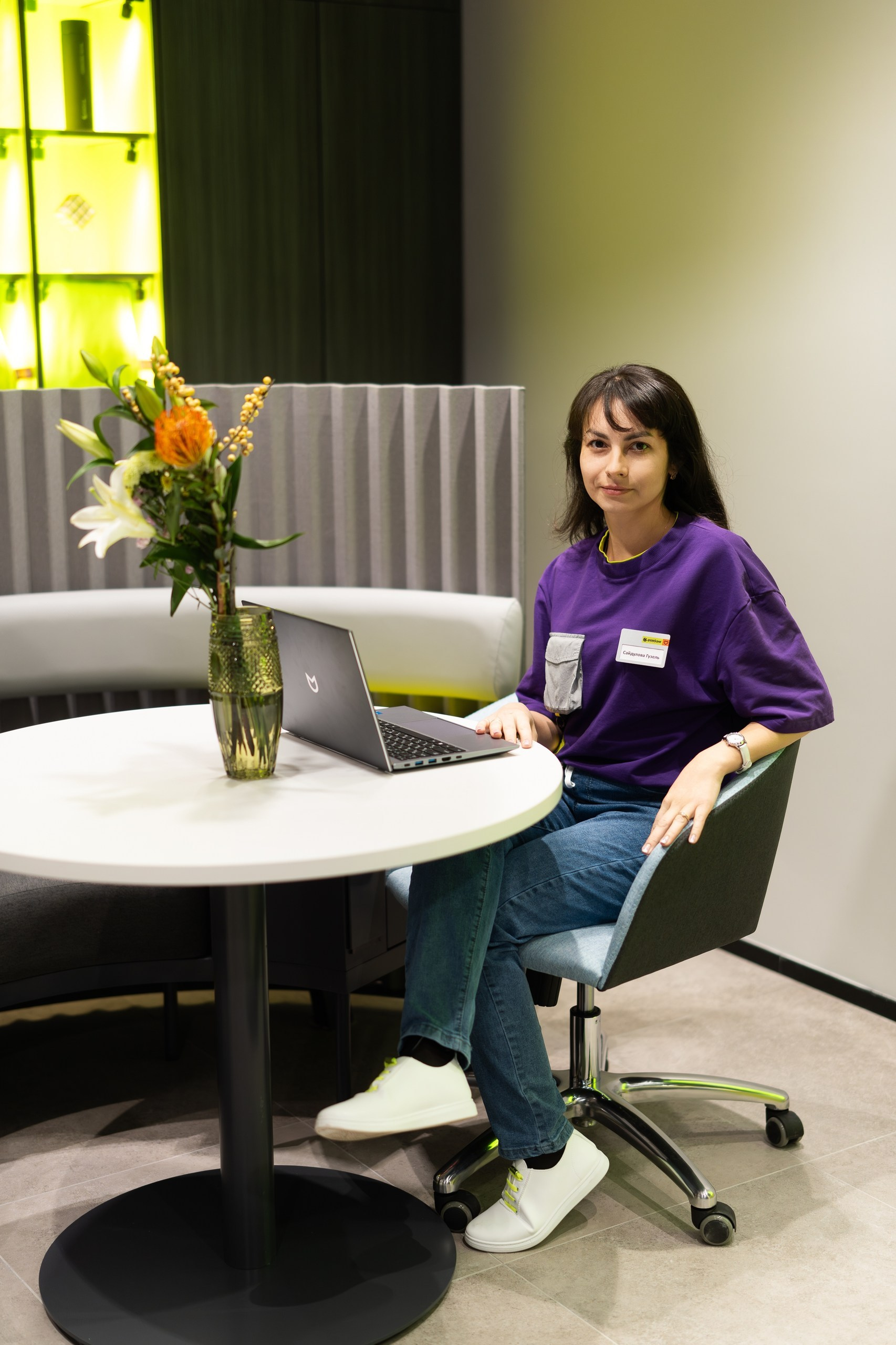 Открытие нового офиса ОТП Банка в Уфе — интерьер, сотрудники, ленточка