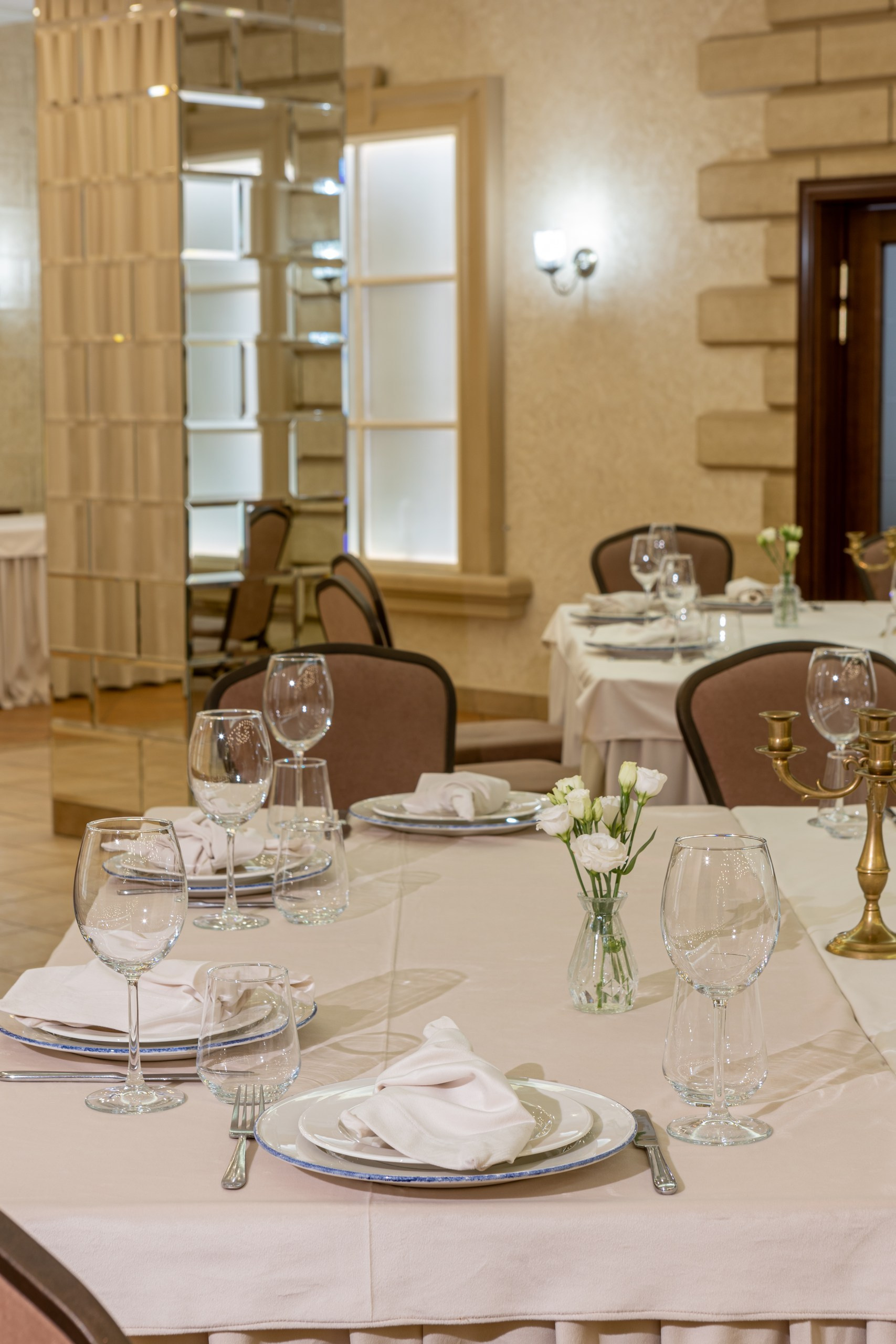 Банкетный зал ресторана Дача. Фотограф в Оренбурге. Профессиональный фотограф