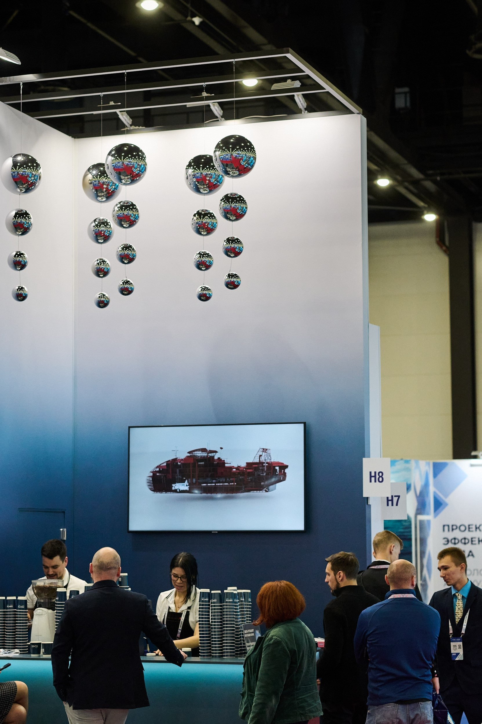 Общий план стенда компании Nautic Rus на Seafood Expo Russia 2025. Репортажная съёмка, Экспофорум, Санкт‑Петербург.