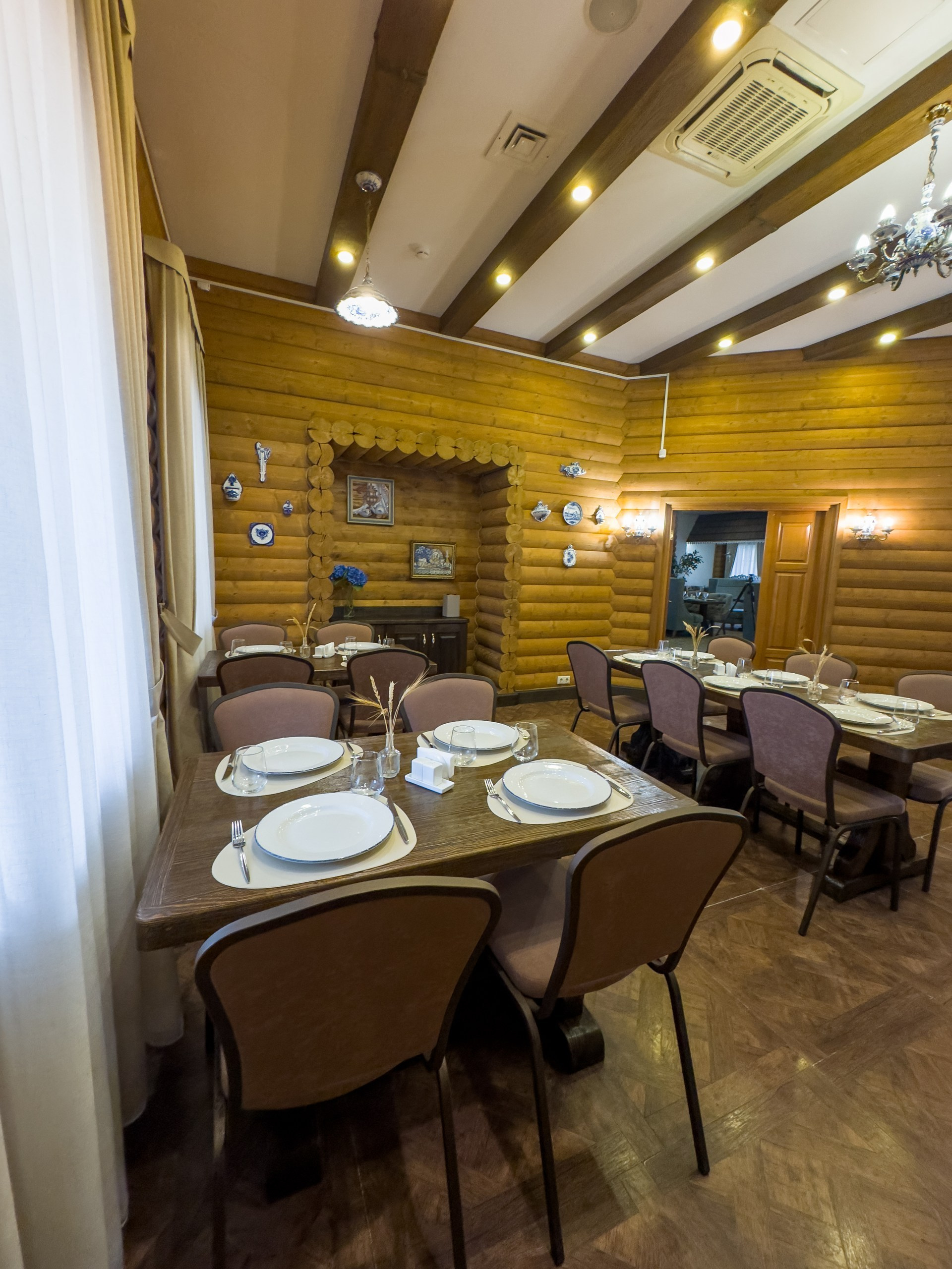 Банкетный зал «Гжель», ресторана «Дача ". Фотограф в Оренбурге. Профессиональный фотограф