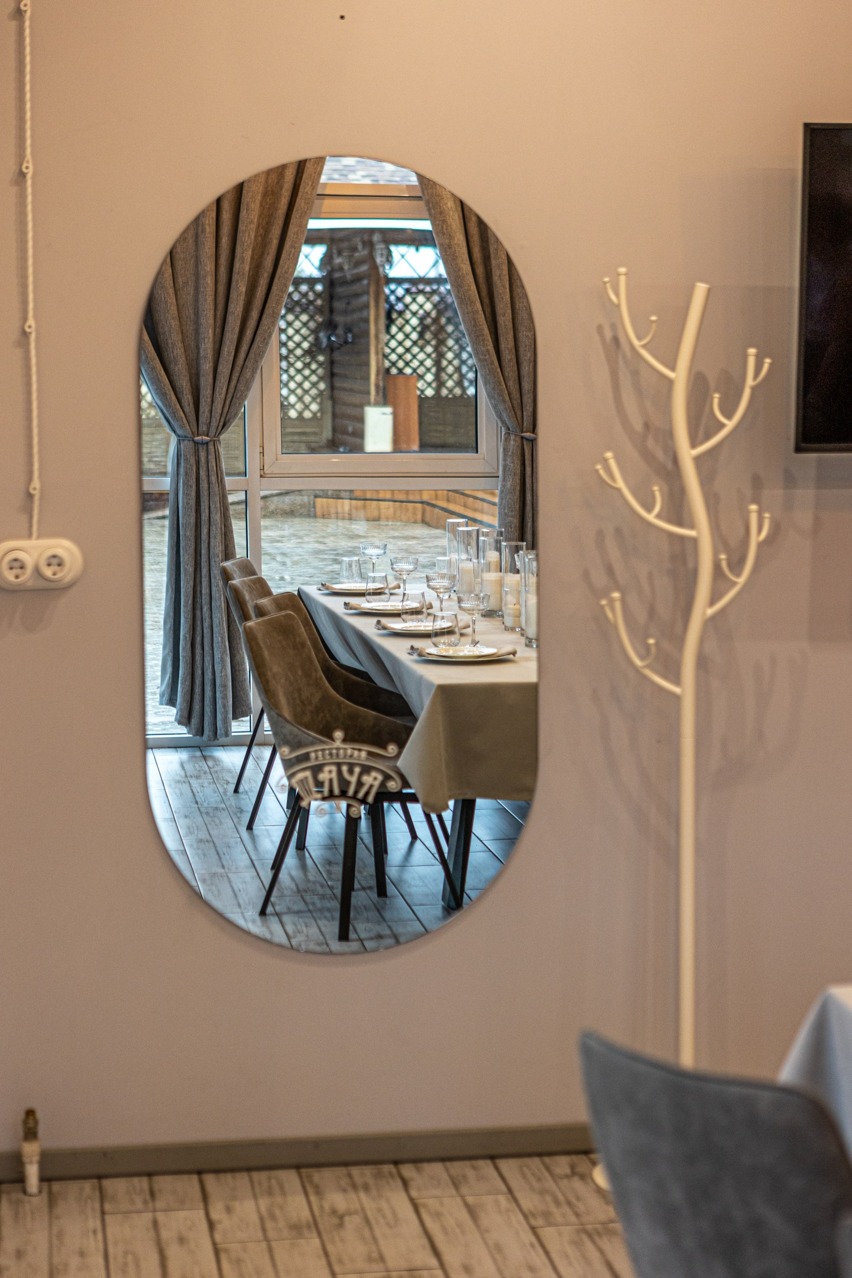 Банкетный зал ресторана «Дача». Фотограф в Оренбурге. Профессиональный фотограф