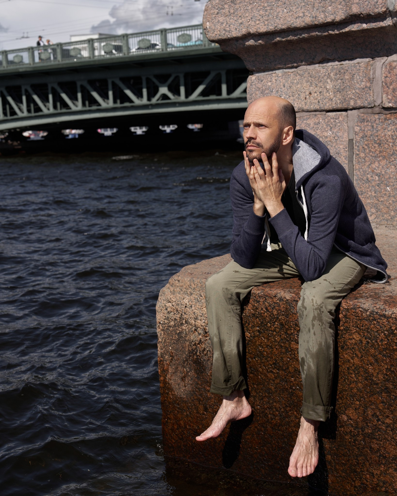 Фотосессия Дмитрия у Невы