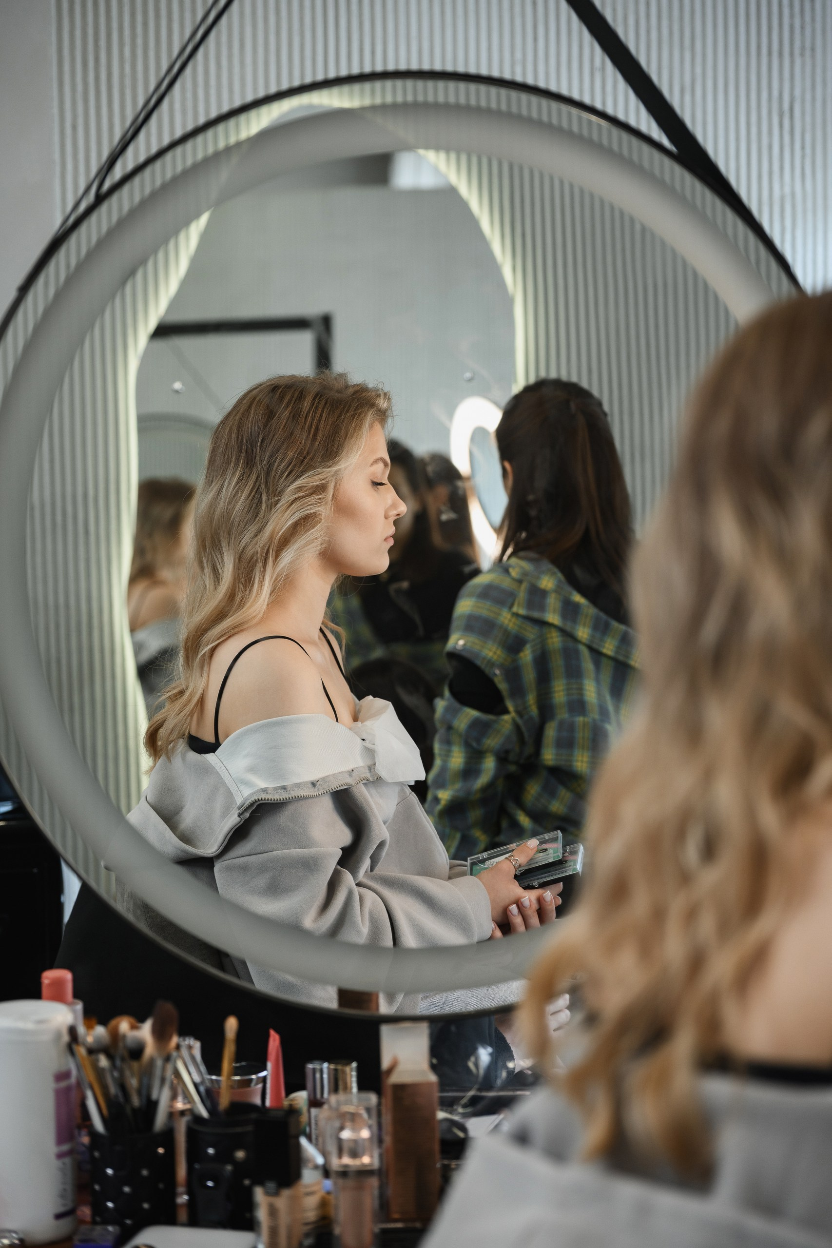 Профессиональная съемка в парикмахерской. Фотограф Камчатка Тимофей Тимофеенко