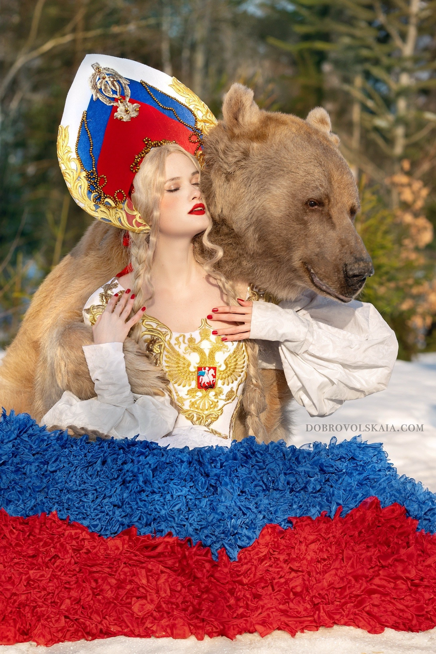 Россия. Русские народные костюмы в Москве