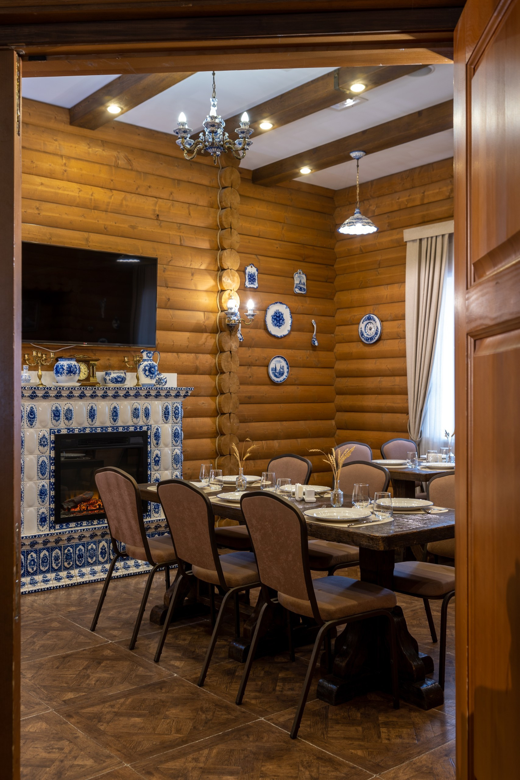 Банкетный зал «Гжель», ресторана «Дача ". Фотограф в Оренбурге. Профессиональный фотограф