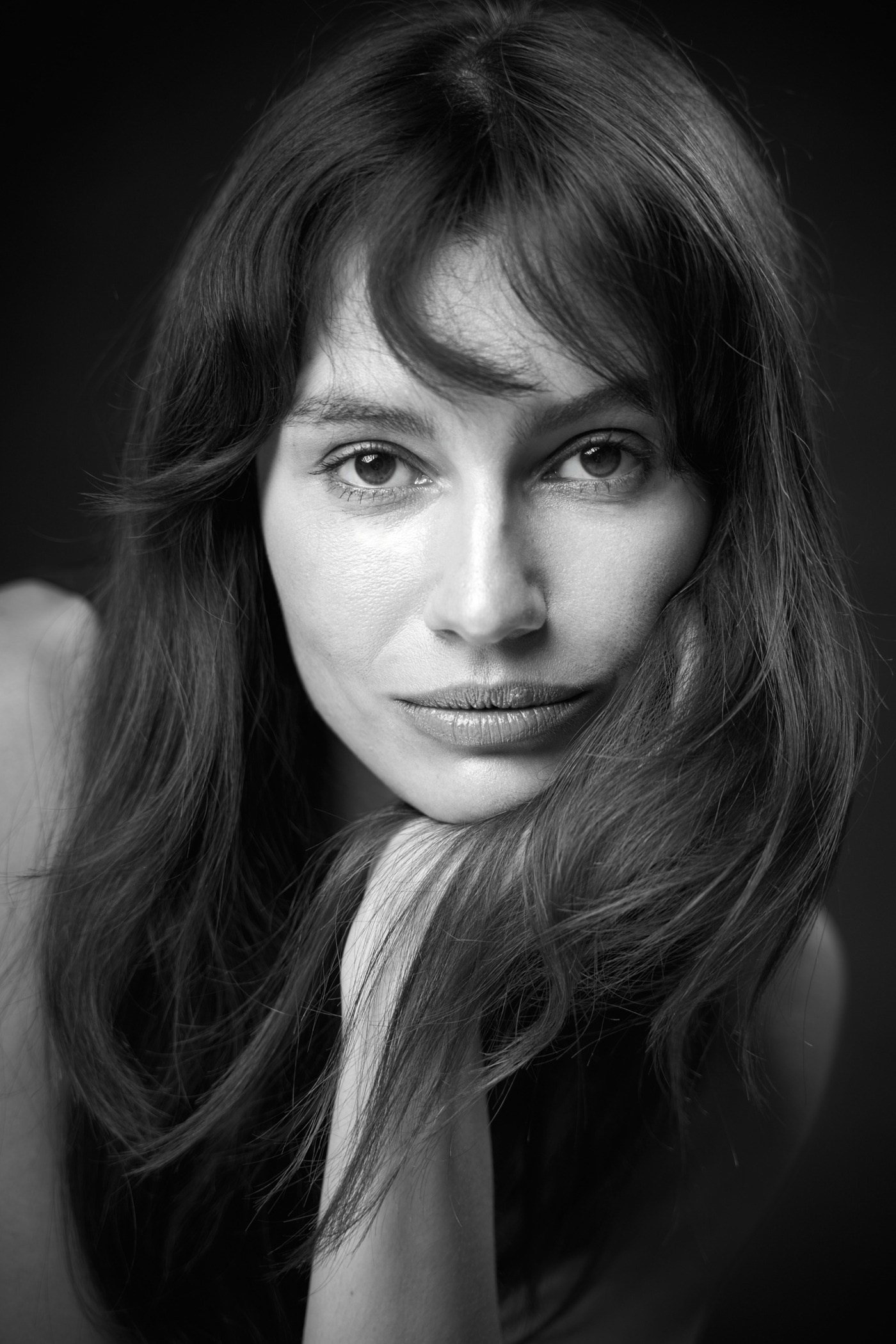 НОВЫЕ СЪЕМКИ В СТУДИИ — ОНА (ПЛАН)