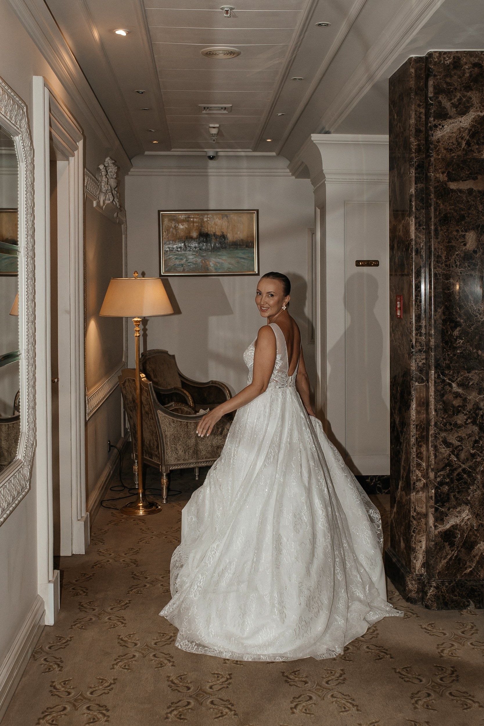 Свадебная фотосессия в отеле Savoy в Москве