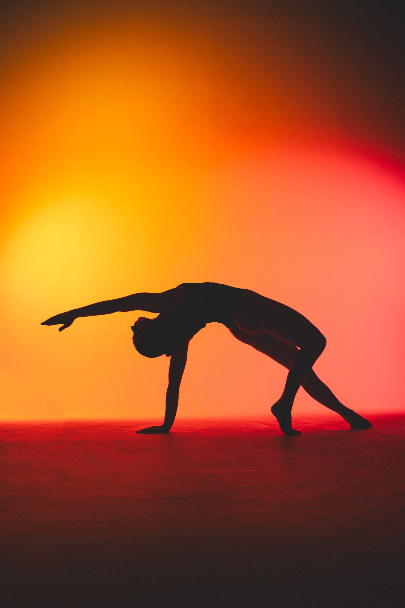 Works. Фотограф с цветным светом и оператор в Москве | Лиля Кичигина