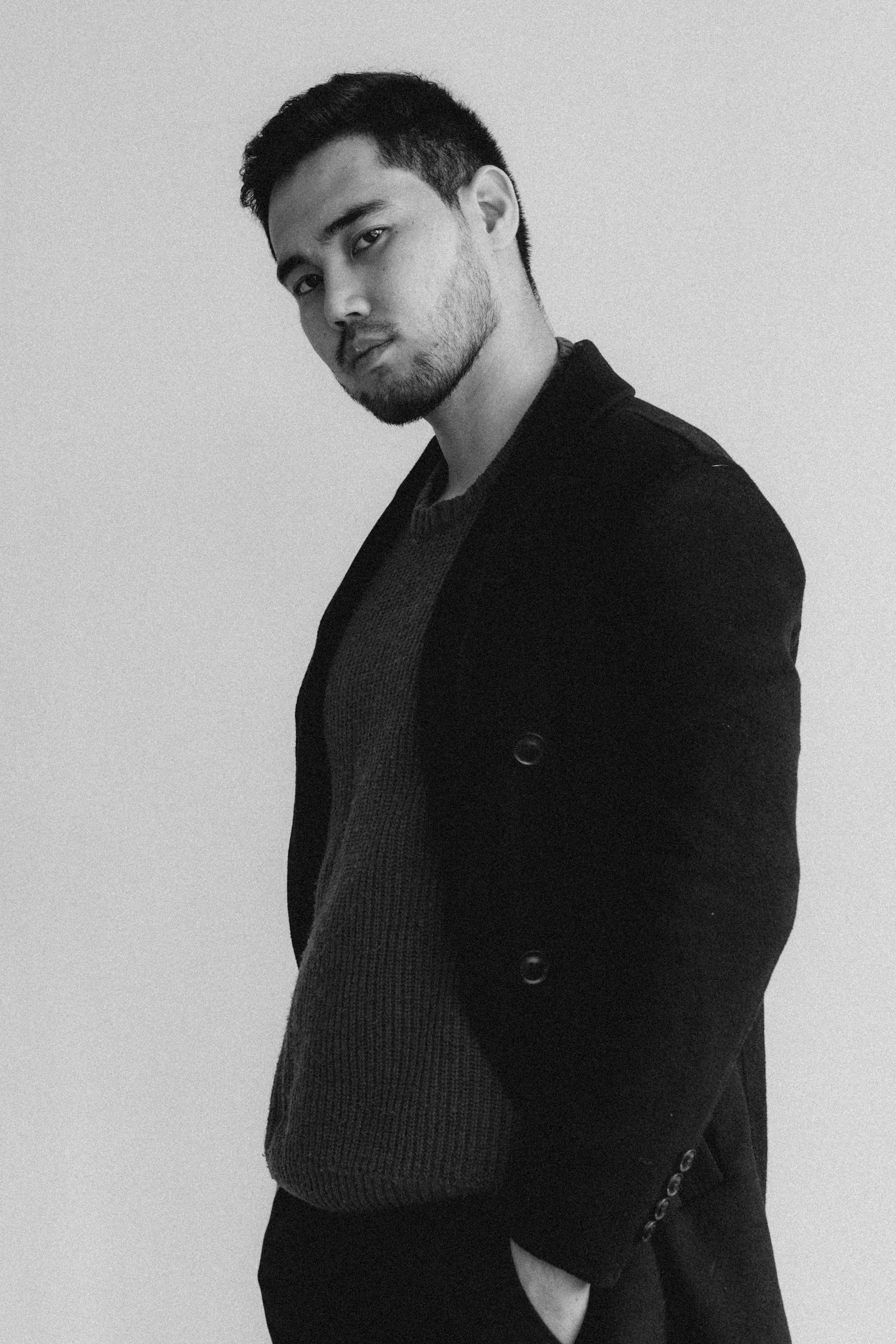 мужской фотограф Алматы Бизнес фотограф алматы Корпоративный фотограф алматы Бизнес портрет алматы подарить сертификат схъемка мужская подарок мужчине