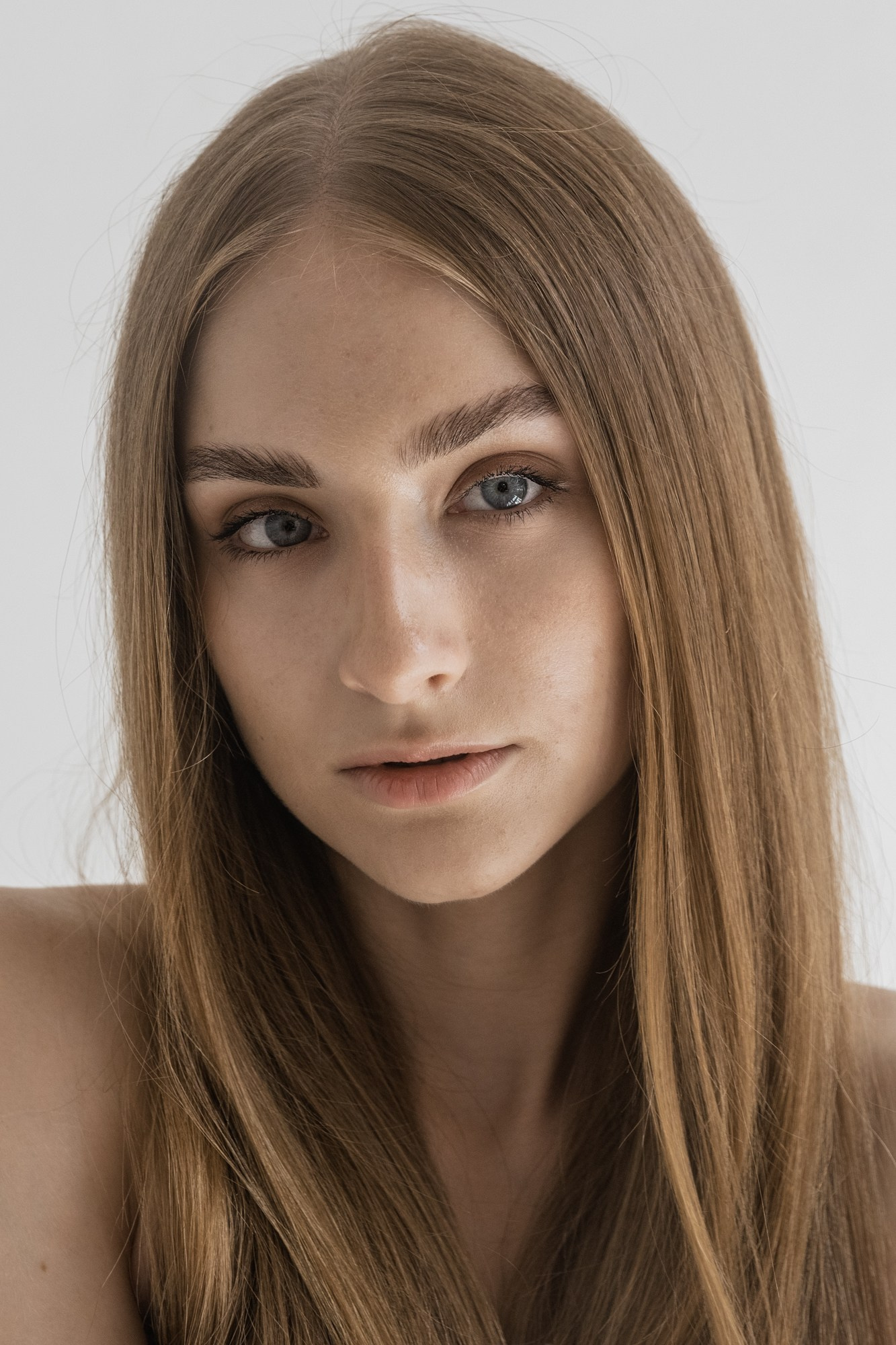 Мария, 40-42 р-р, рост 168. KED Production — продакшн из СПб. Создаём фото, видео и контент, который помогает брендам и селлерам продавать больше