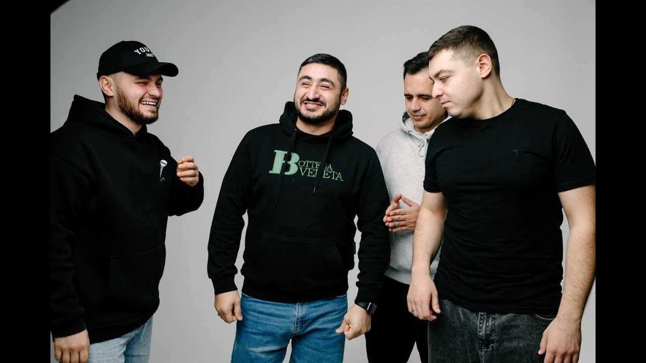 Фотосессия в студии Maison для StandUp комиков в Сочи. Репортажный фотограф в Москве, Сочи и Санкт-Петербурге