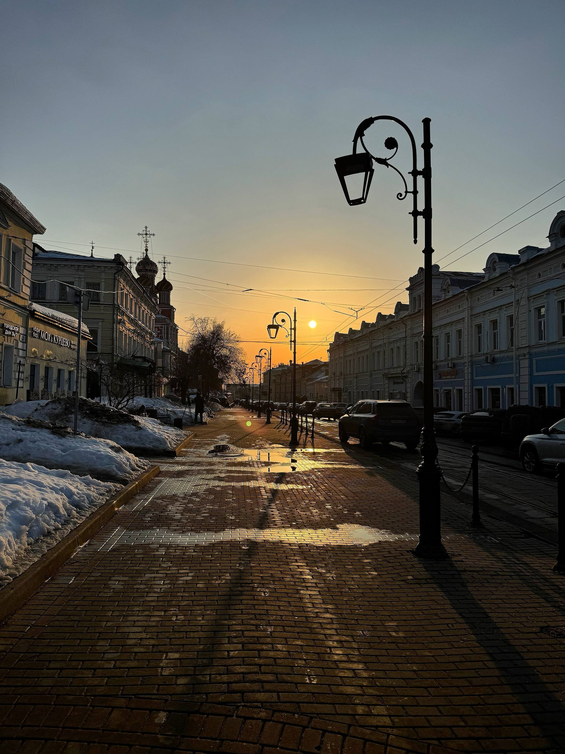 Nizhniy Novgorod. Dinner at Dodici Grill. The Other Pavel Potseluev — film photography and mastery of meat business
