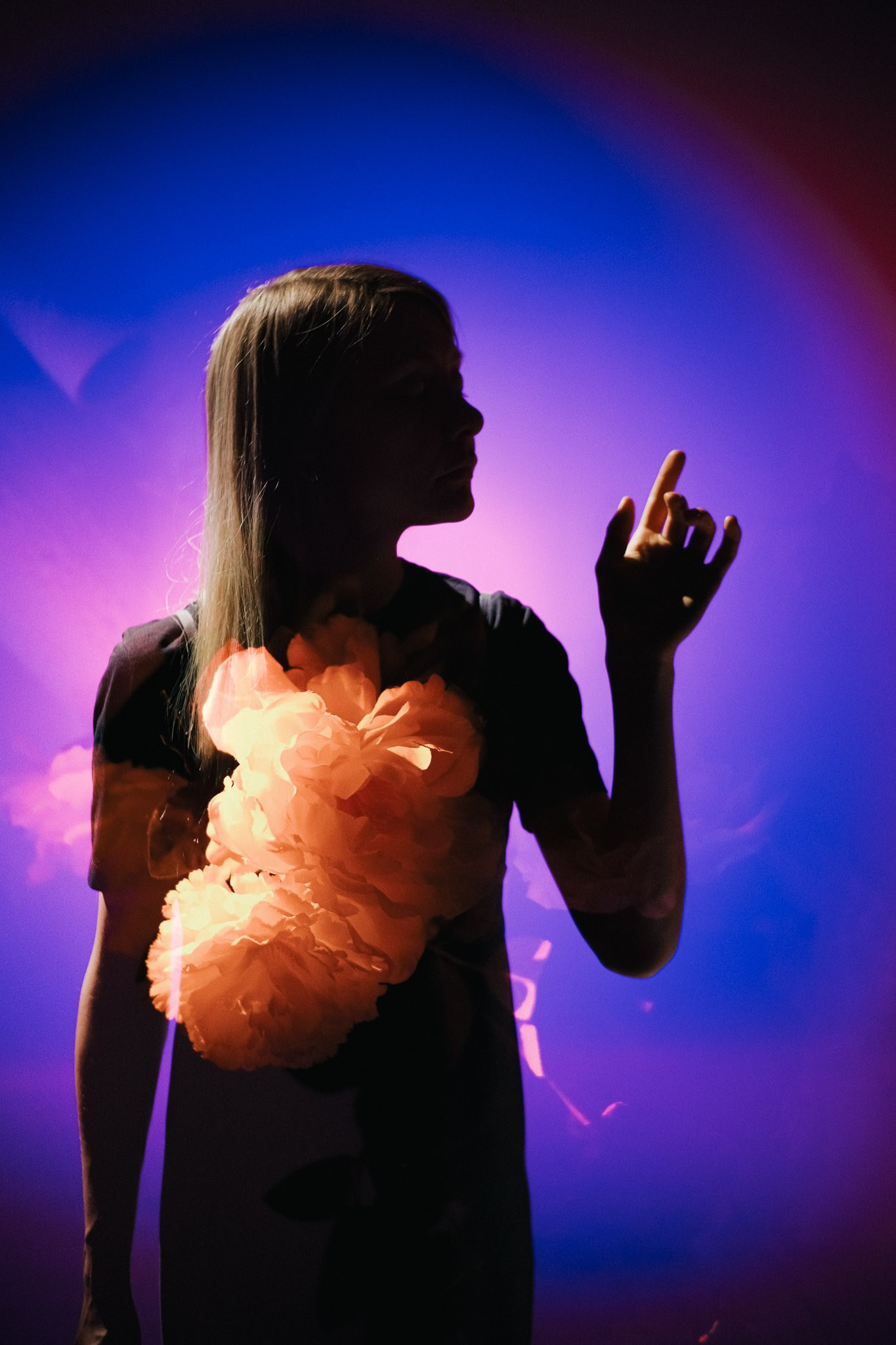 Works. Фотограф с цветным светом и оператор в Москве | Лиля Кичигина