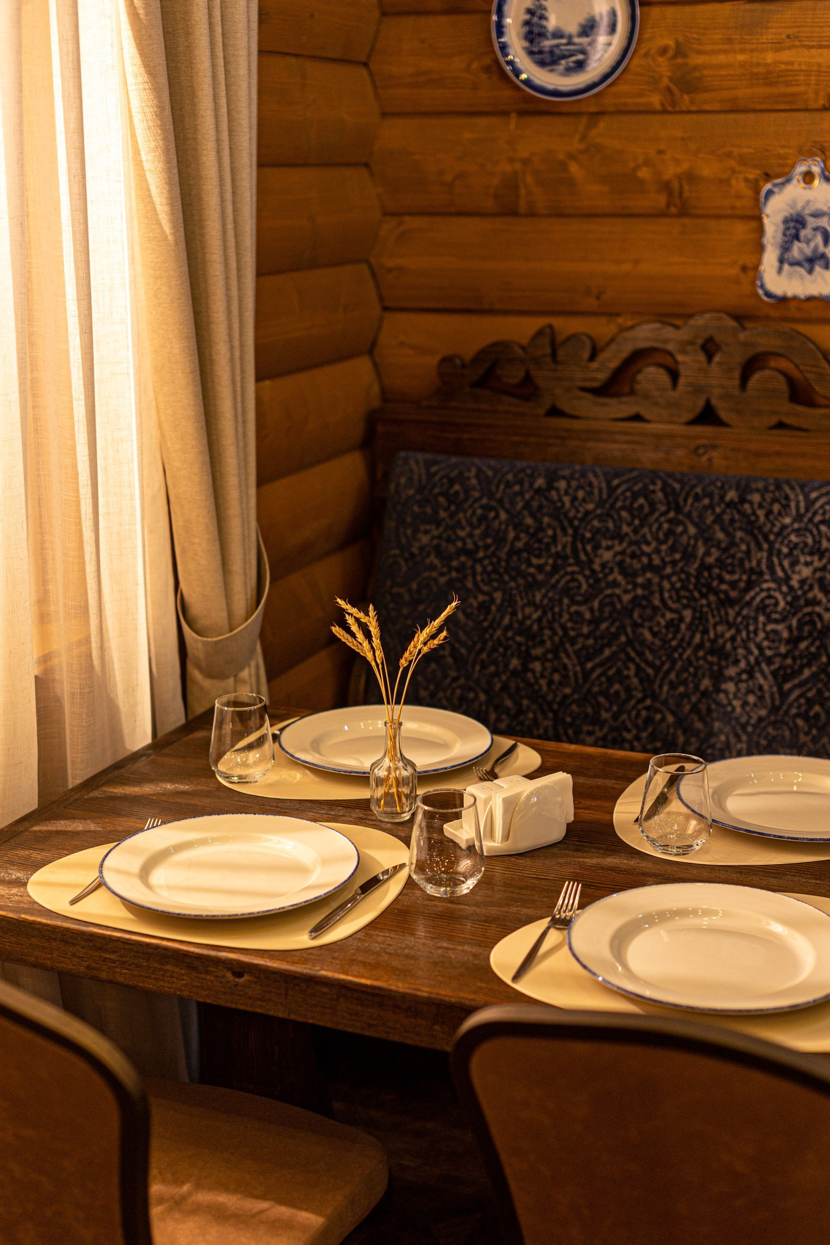 Банкетный зал «Гжель», ресторана «Дача ". Фотограф в Оренбурге. Профессиональный фотограф