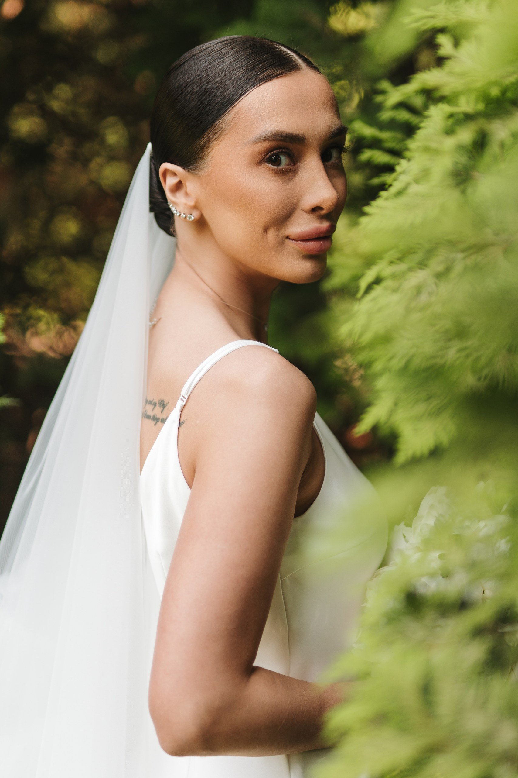 Свадьба 7 июня 2026 года — фотосессия, ЗАГС и банкет в шатре «Под облаками» в Нагаево с ведущим Артуром Ильясовым