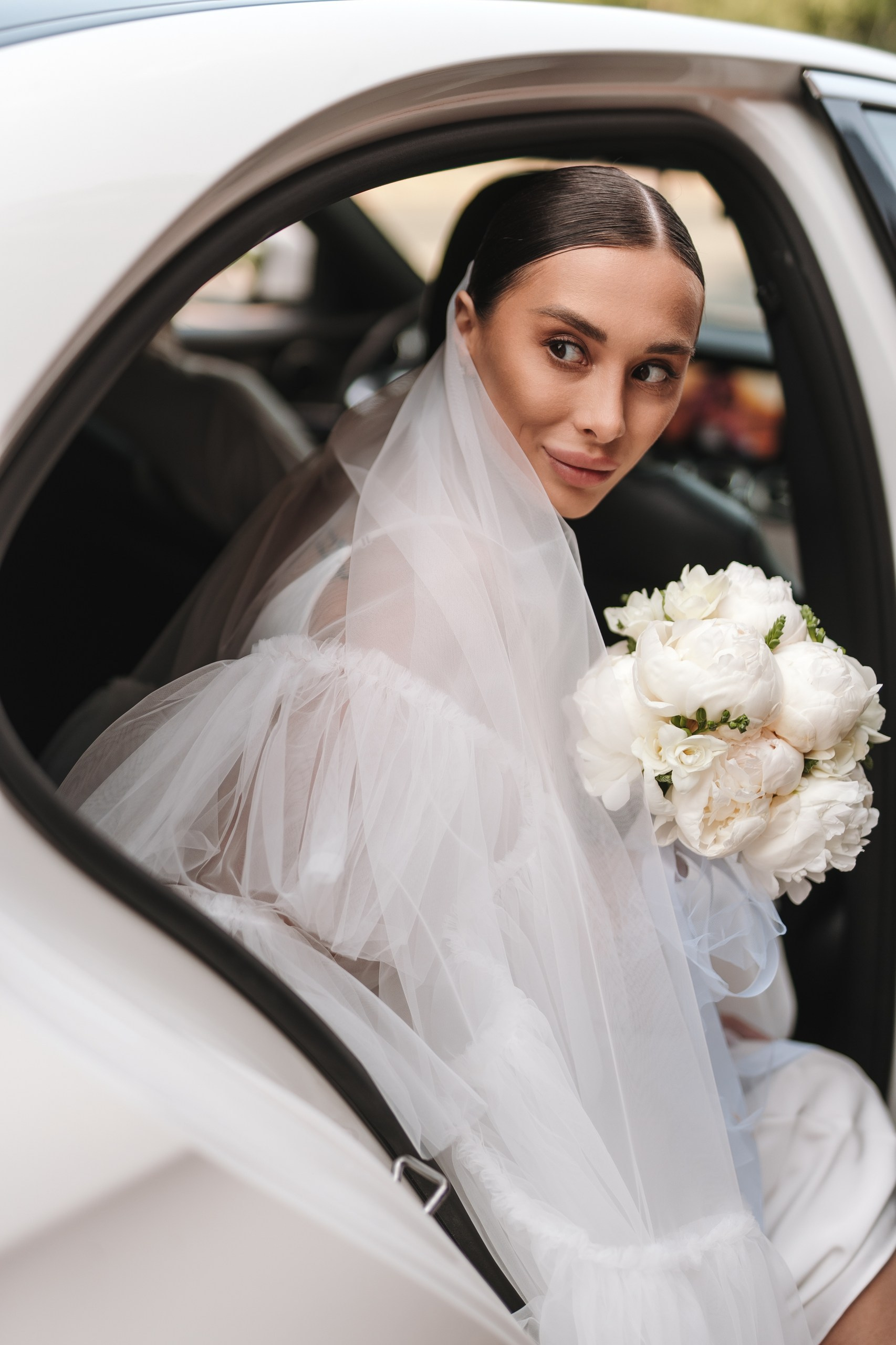 Свадьба 7 июня 2026 года — фотосессия, ЗАГС и банкет в шатре «Под облаками» в Нагаево с ведущим Артуром Ильясовым