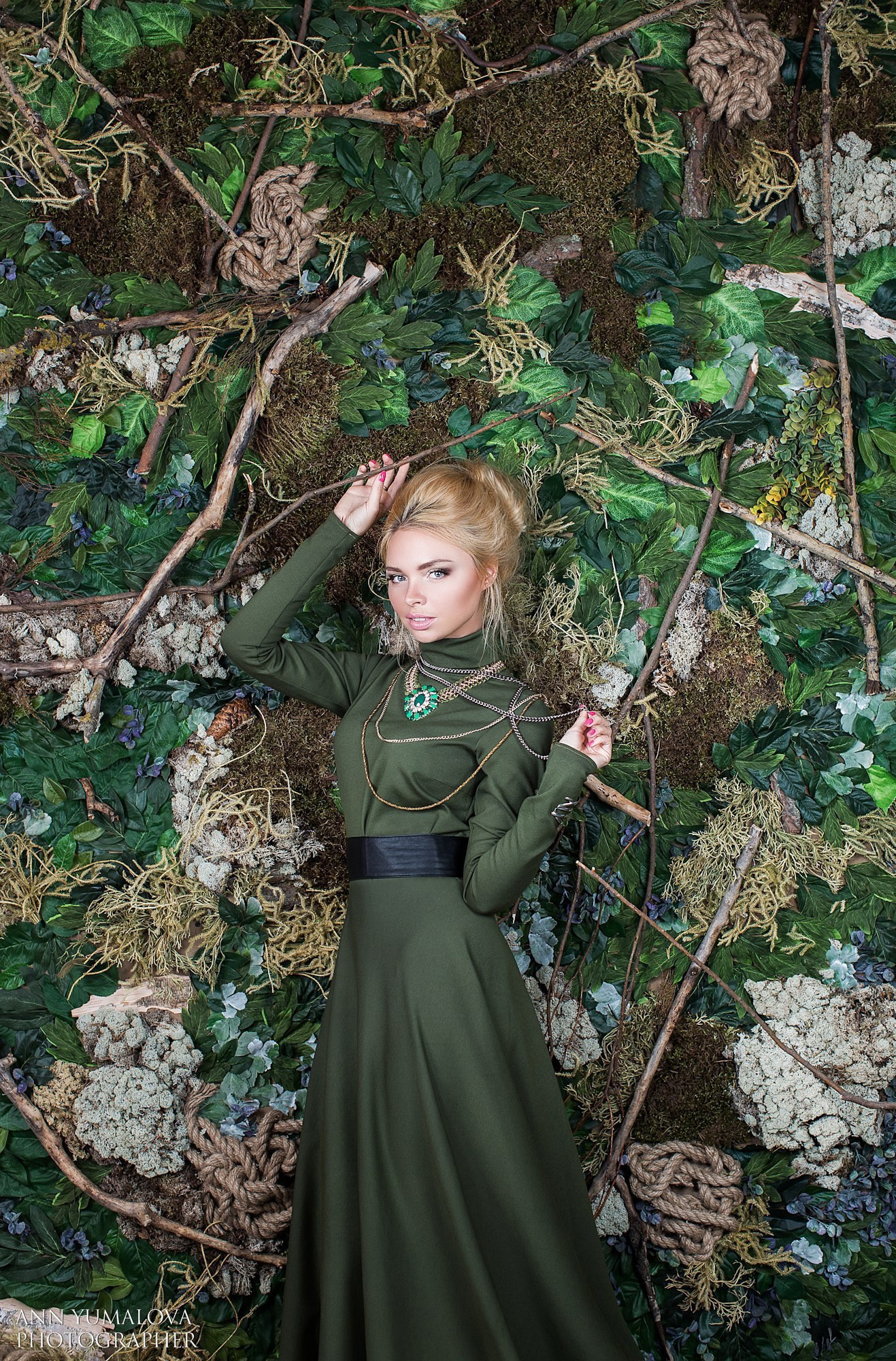 Женский фотограф в Санк-Петербурге и Москве — фотосессия девушки в студии, портрет, фотосъемка