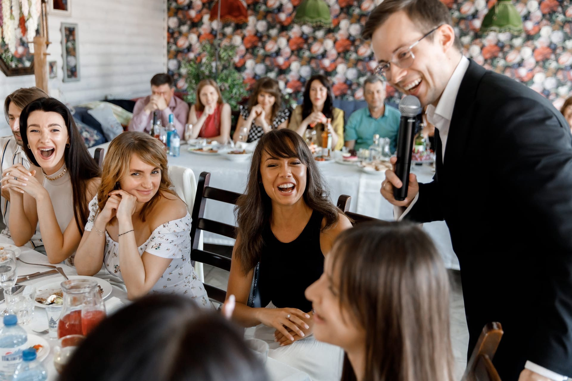 Выпускные. Ведущий в Москве Никита Колотушкин