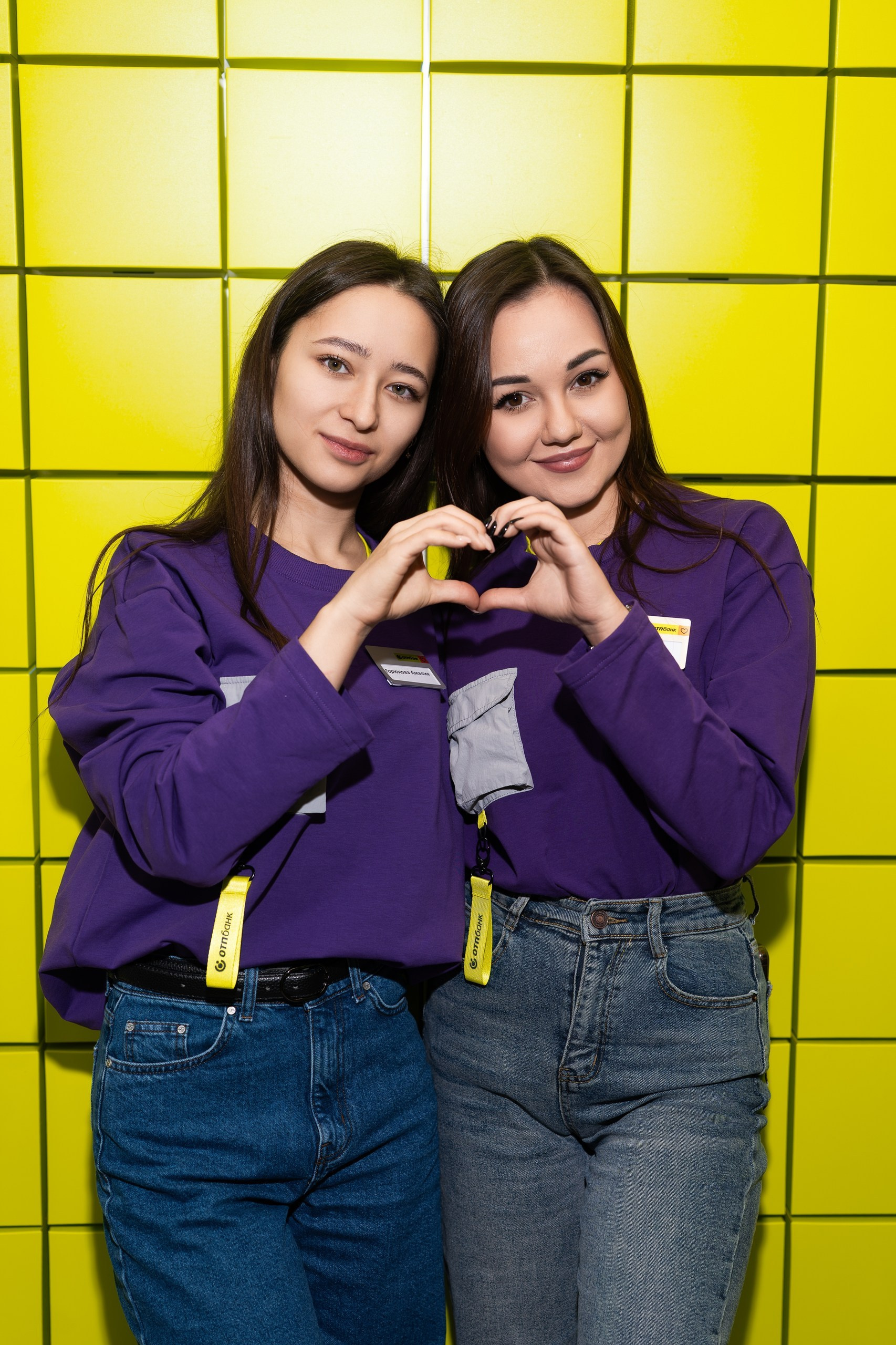 Открытие нового офиса ОТП Банка в Уфе — интерьер, сотрудники, ленточка